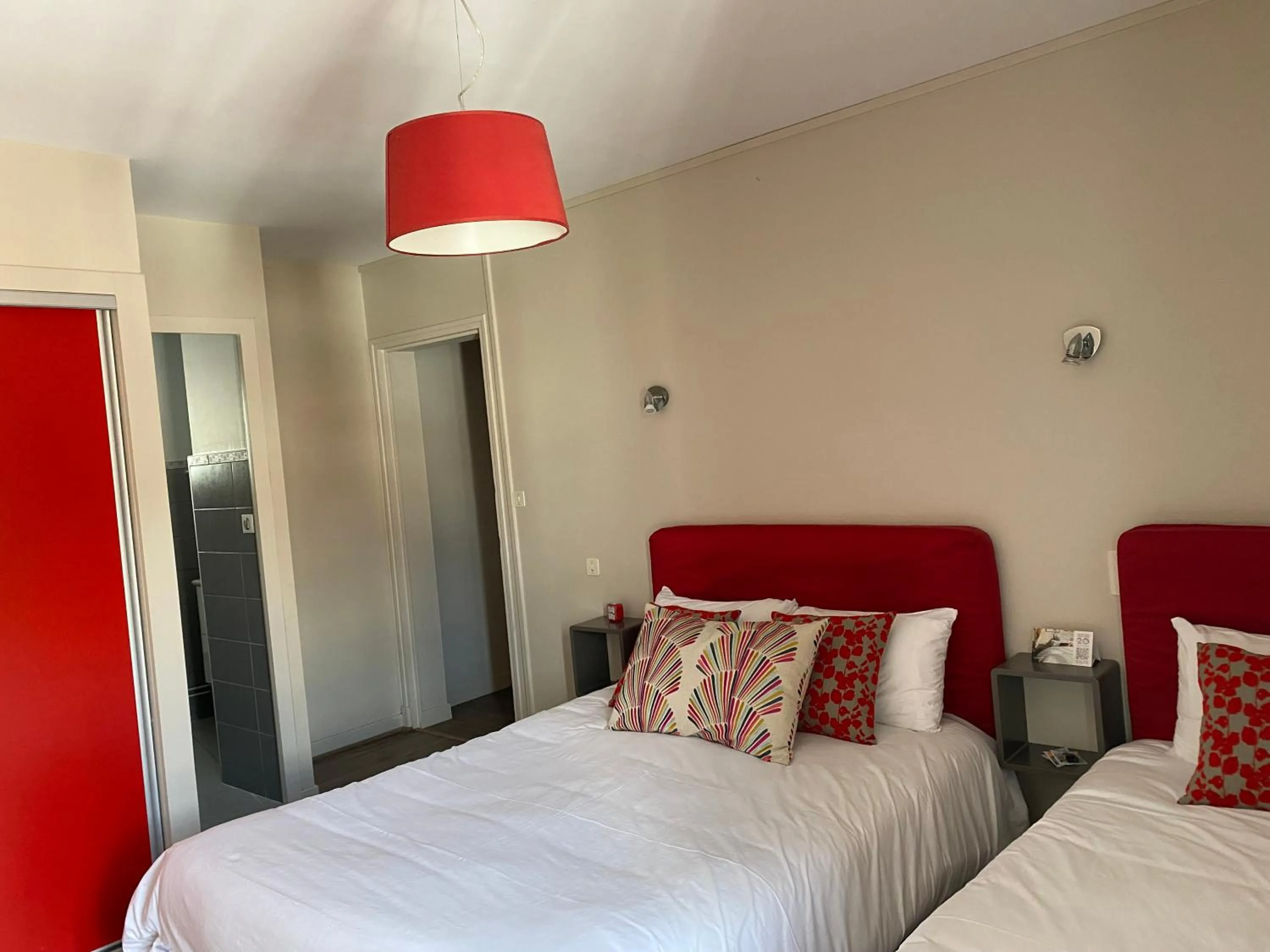 Mountain view, Bed in Hôtel Juantorena