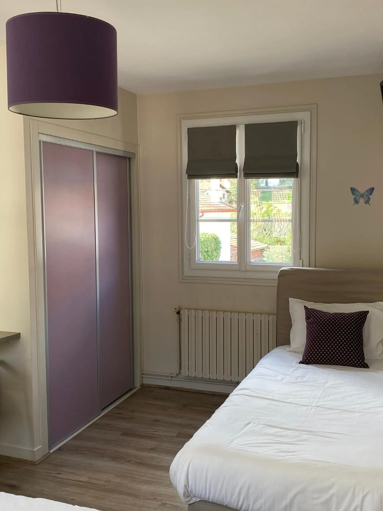 Bedroom, Bed in Hôtel Juantorena