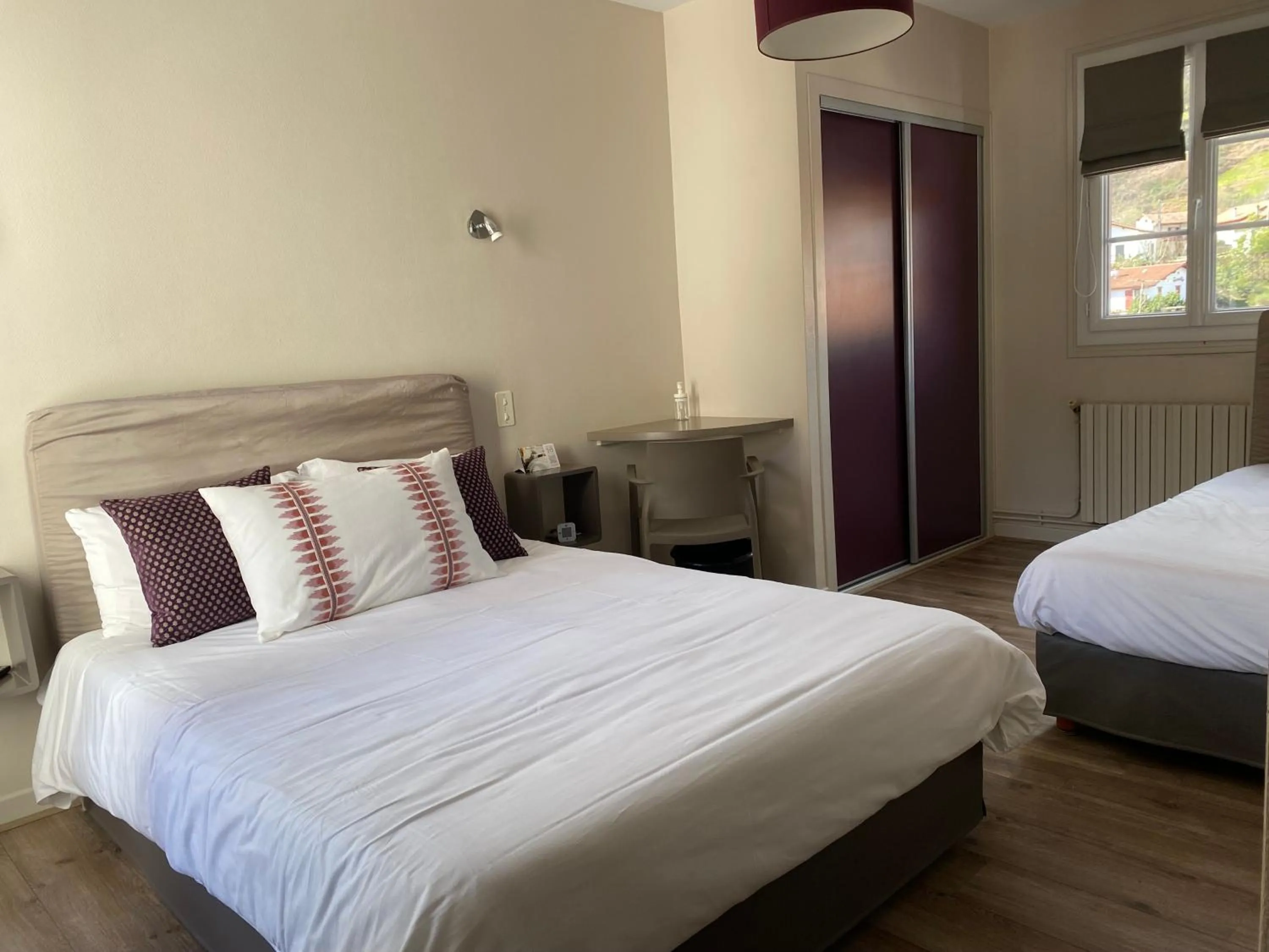 Patio, Bed in Hôtel Juantorena