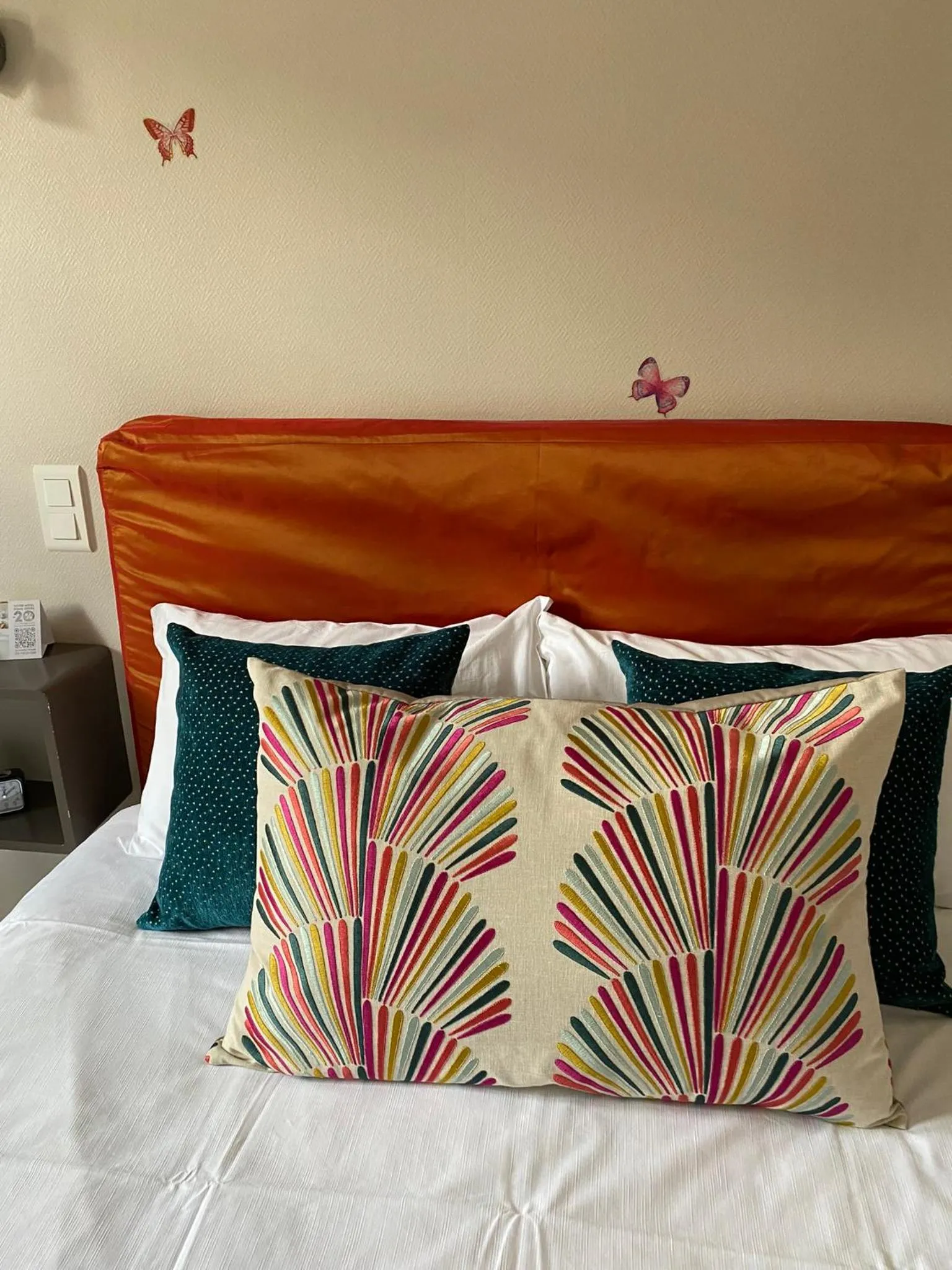 Bed in Hôtel Juantorena