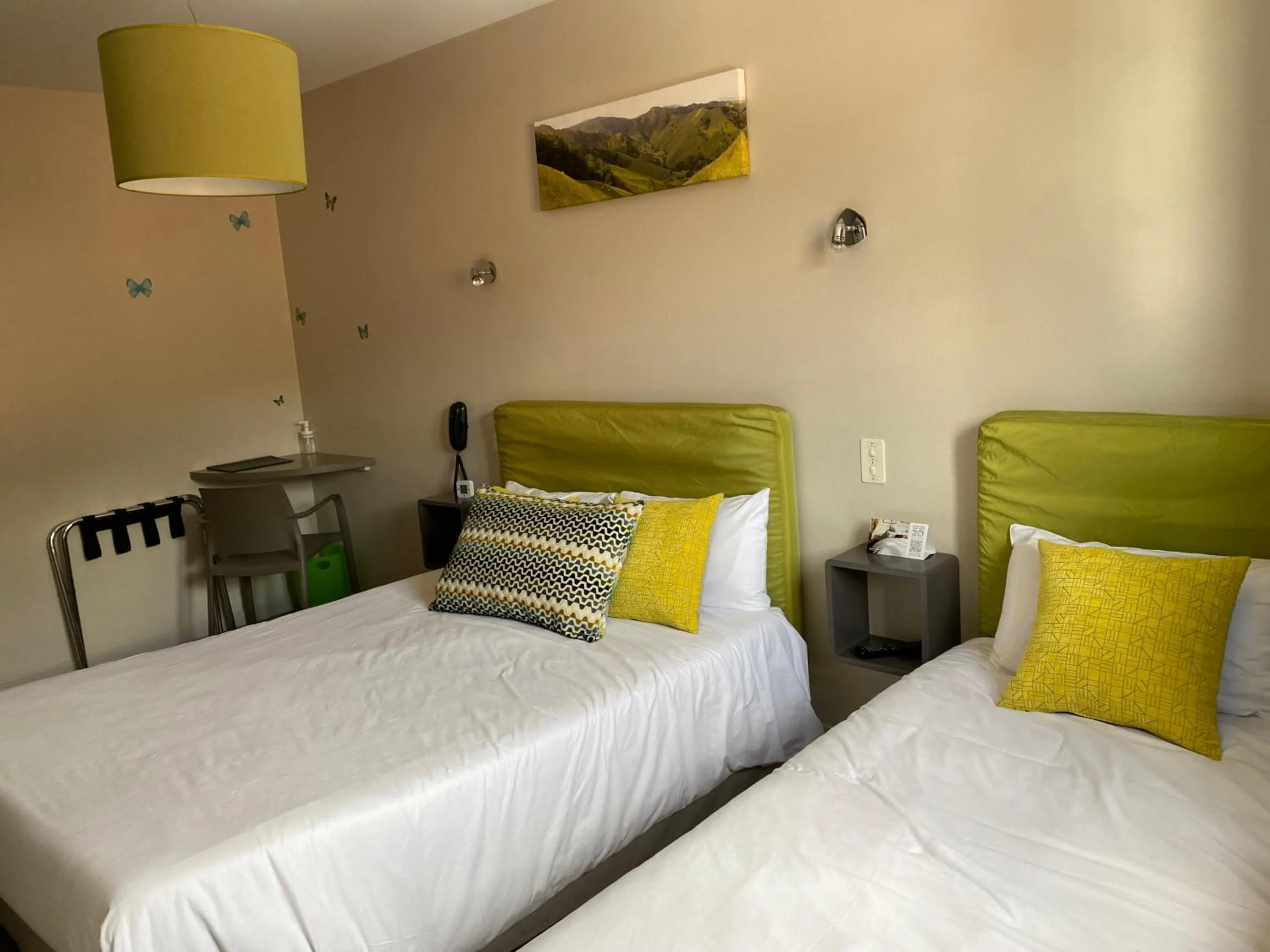 Mountain view, Bed in Hôtel Juantorena