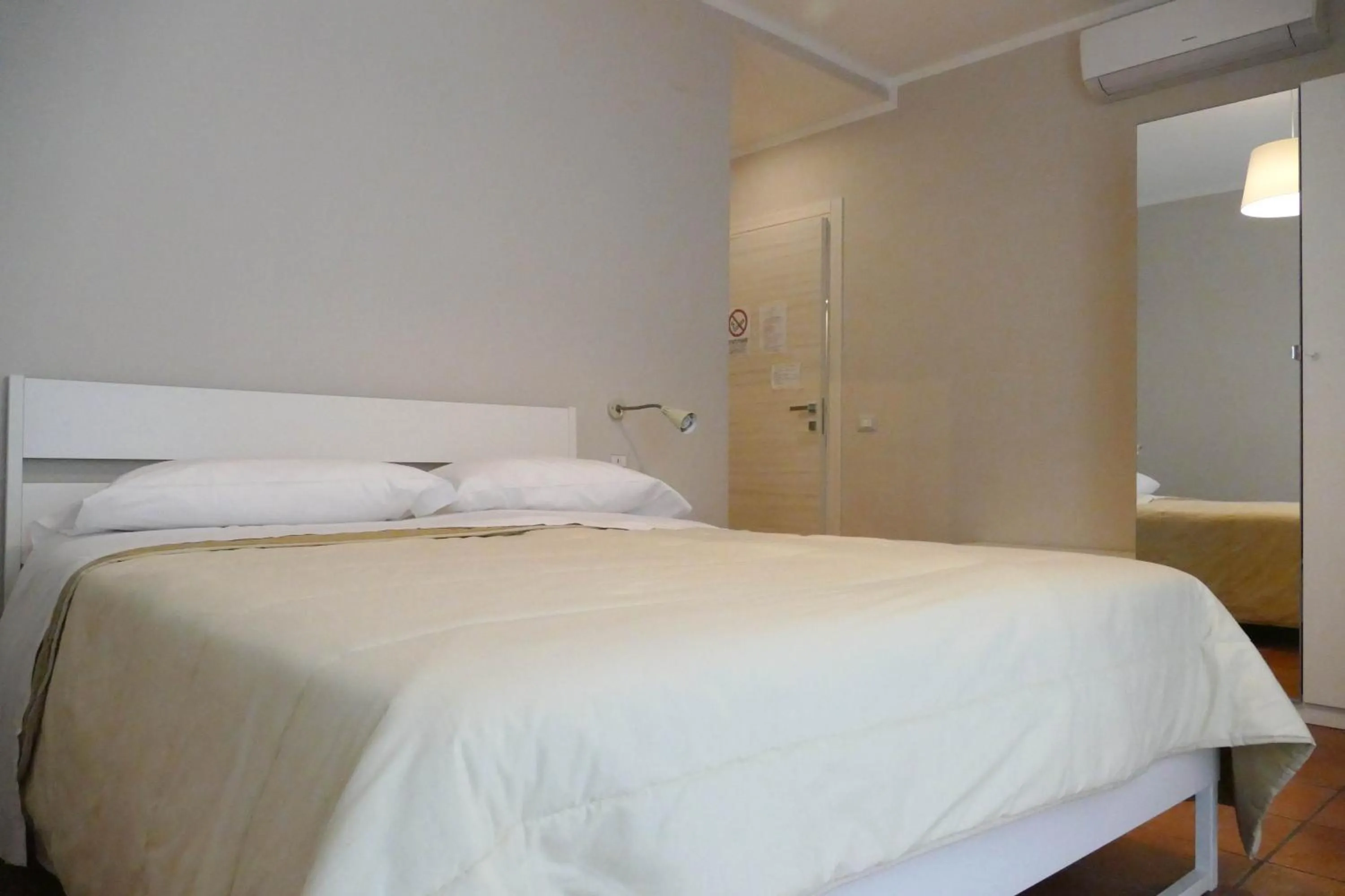 Bedroom, Bed in Gialel Pisa