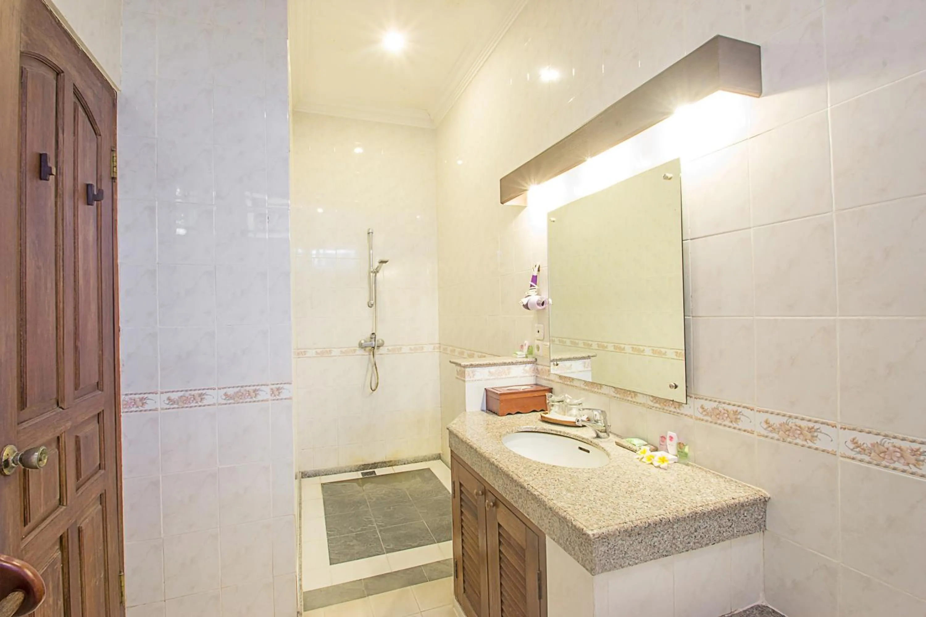 Shower in Tamukami Hotel