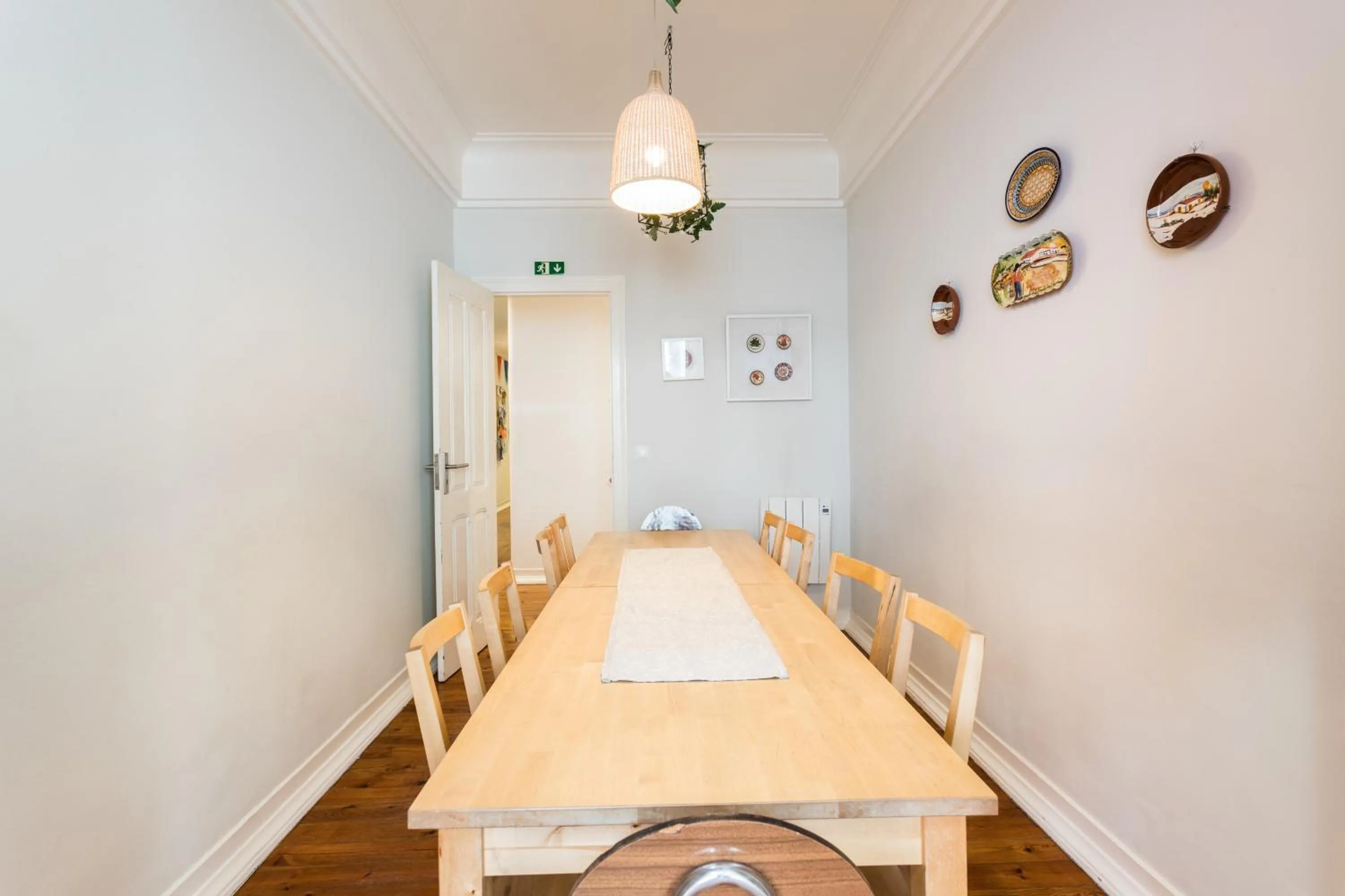 Communal lounge/ TV room in Lisboa Central Hostel