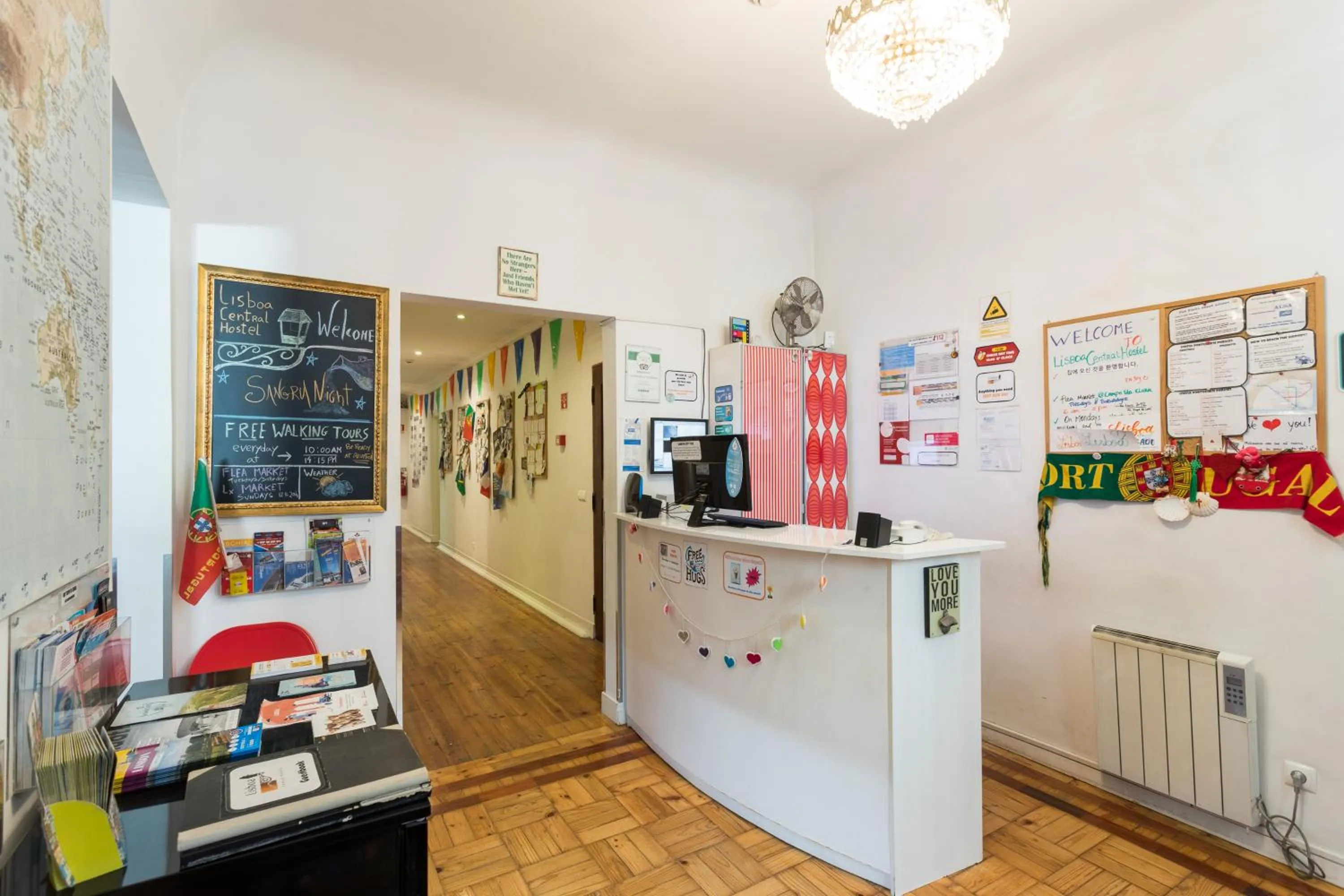 Lobby or reception in Lisboa Central Hostel