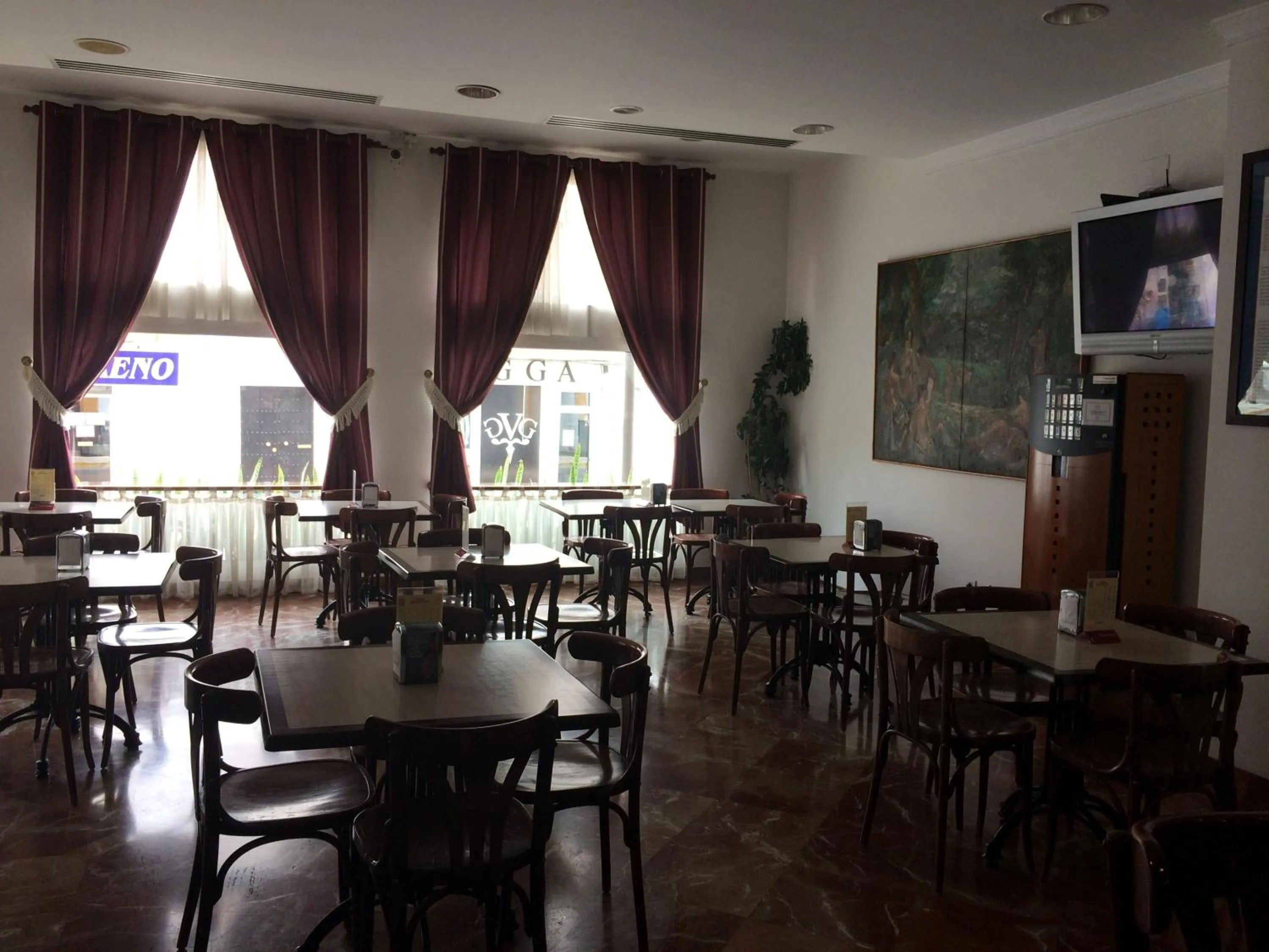 Restaurant/places to eat in Hotel Peña de Arcos