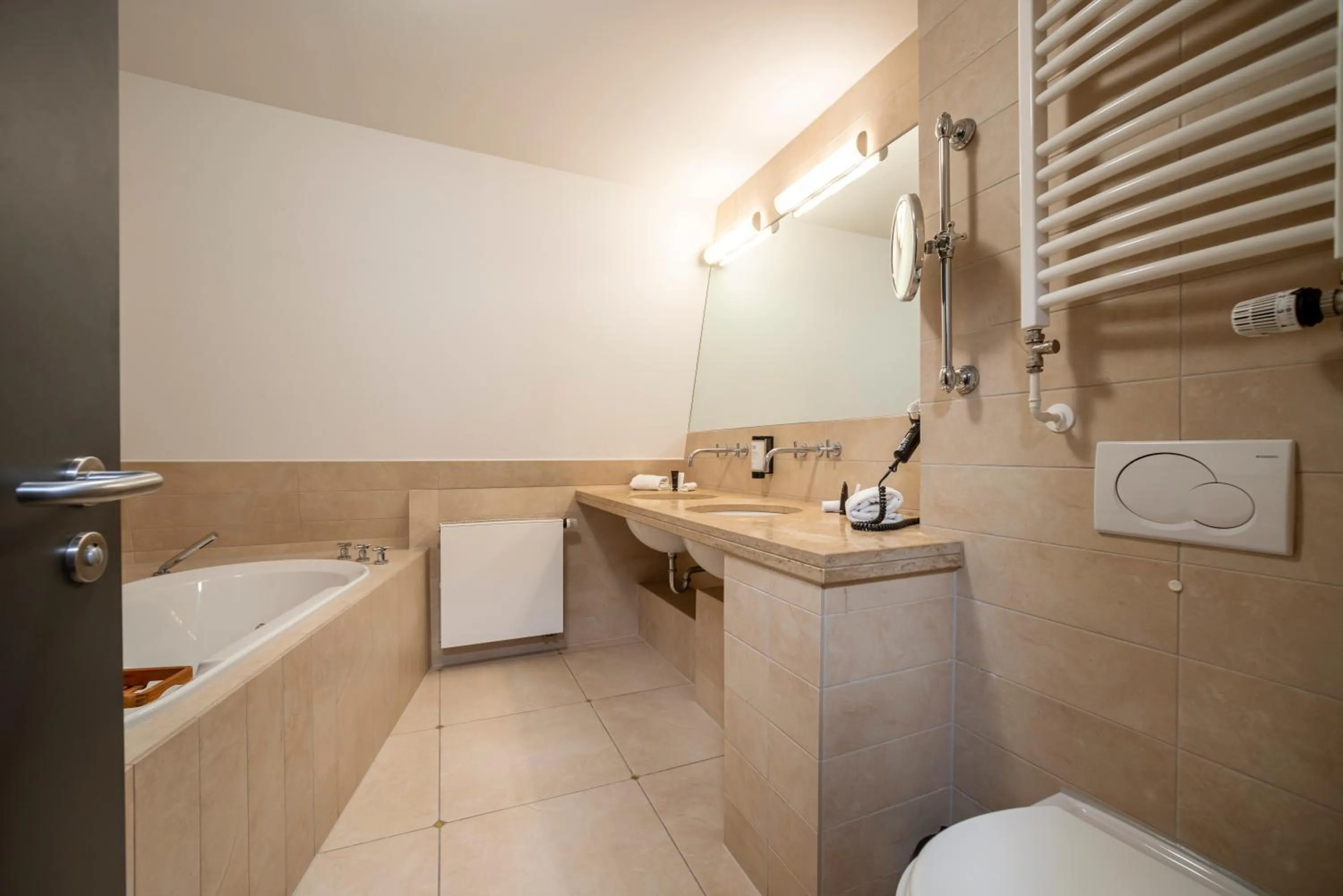 Bathroom in Eden Hotel Früh am Dom