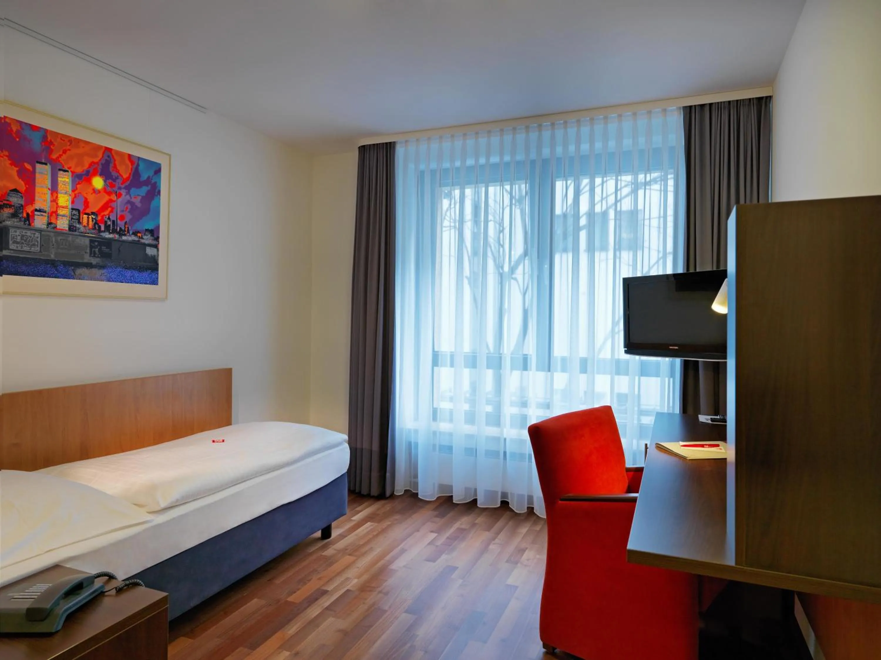 Photo of the whole room, Bed in Eden Hotel Früh am Dom