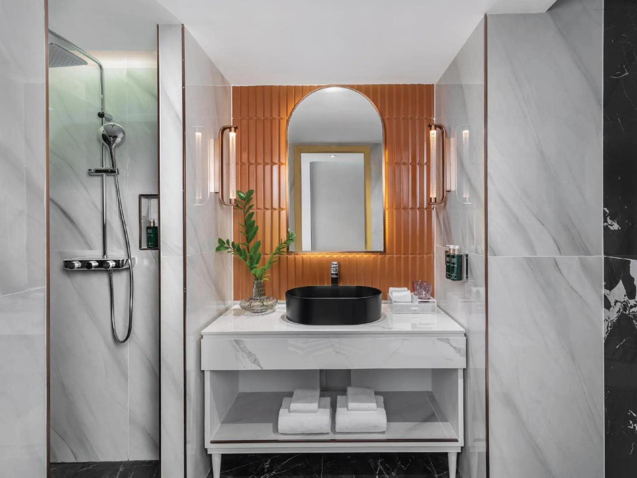 Bathroom in Pipa Hotel Bangkok Sukhumvit 11