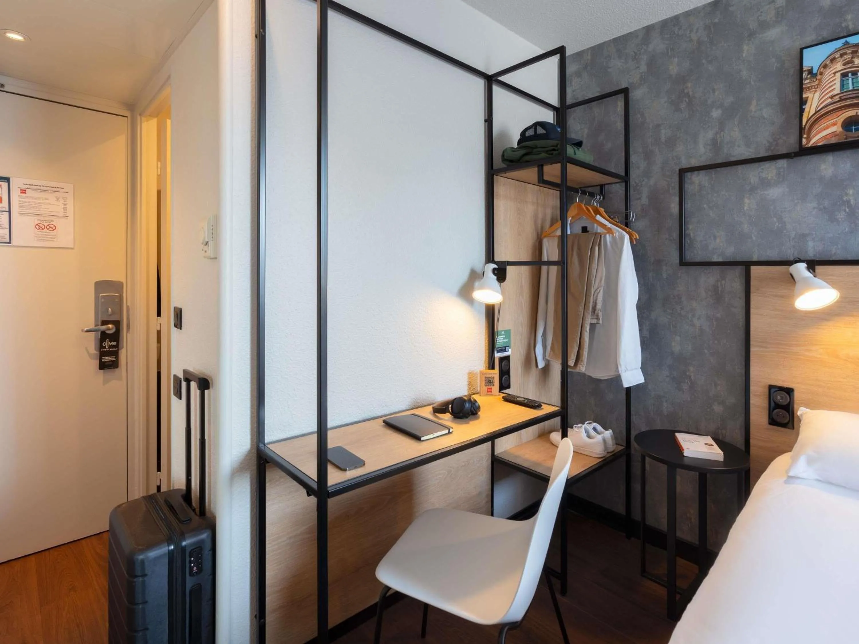 Bedroom, Bed in ibis Epernay Centre Ville