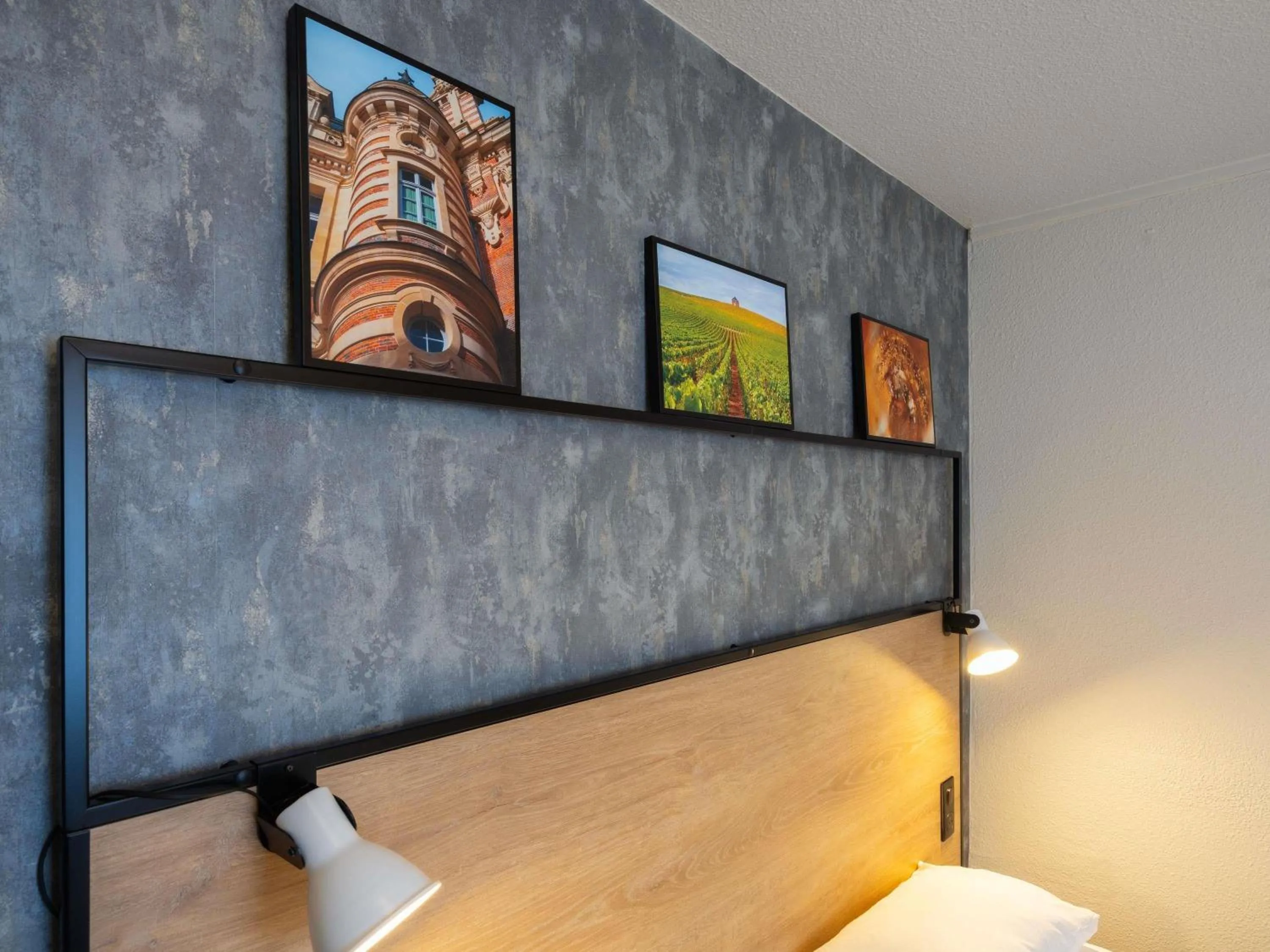 Bedroom, Bed in ibis Epernay Centre Ville