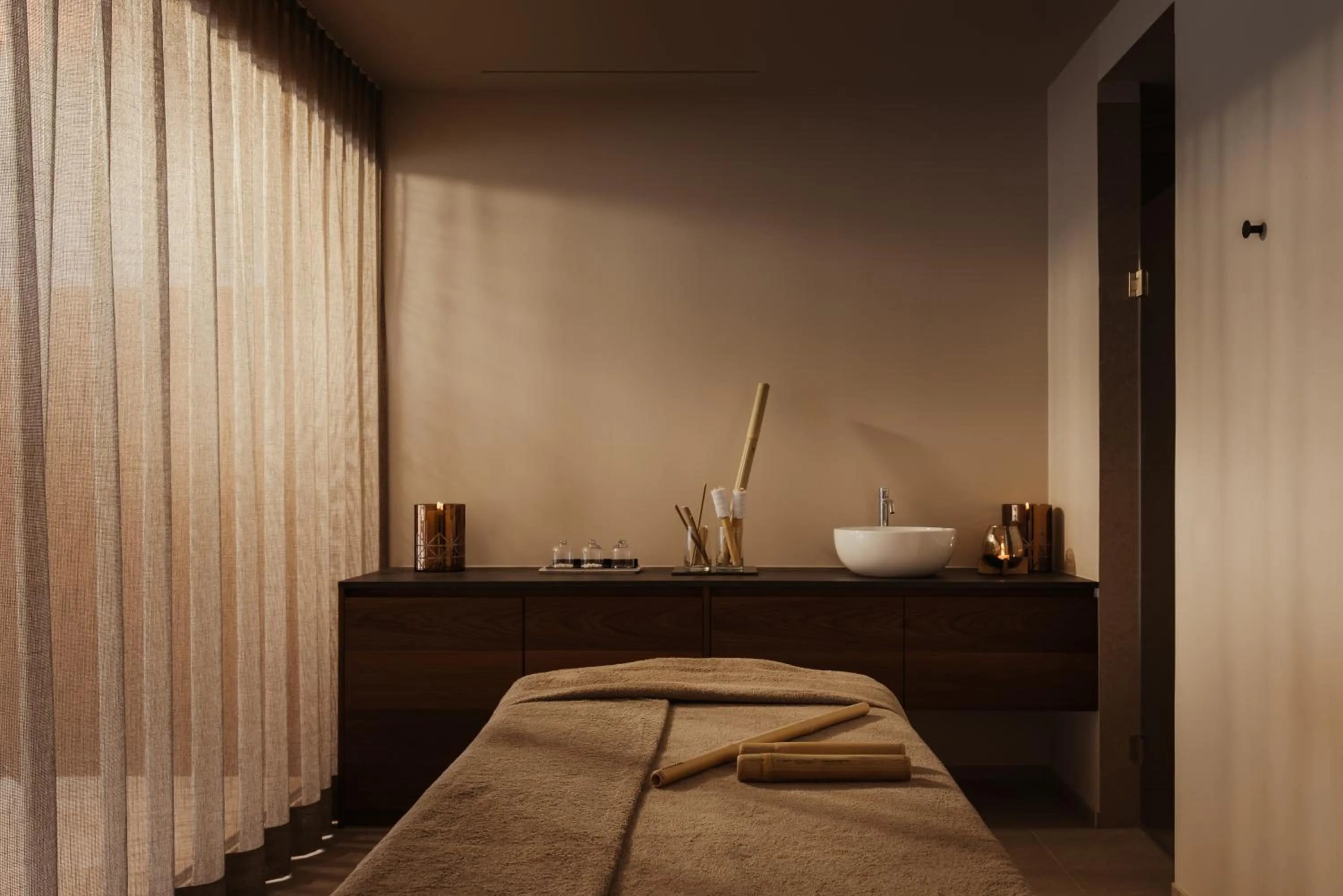 Bed in The Oswald Grand Hotel