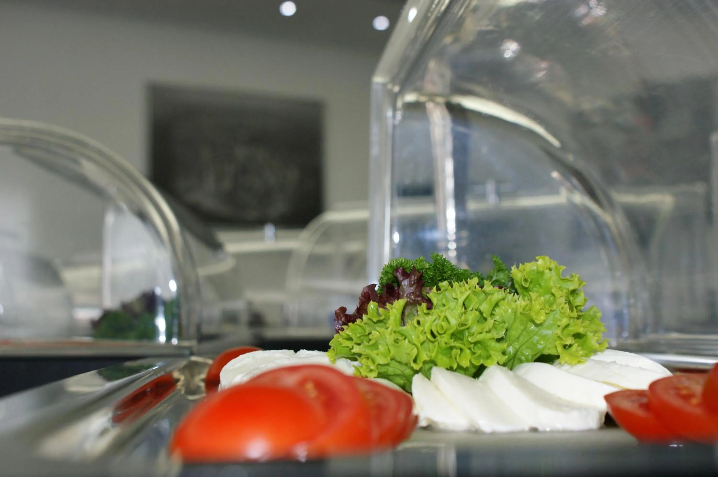 Food in Hotel Rühen, 24 Stunden Check in, Küche, kostenfreie Parkplätze