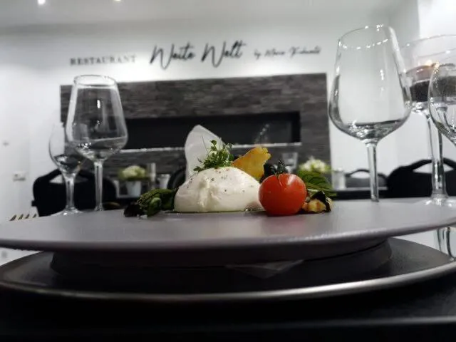 Food in Hotel Rühen, 24 Stunden Check in, Küche, kostenfreie Parkplätze