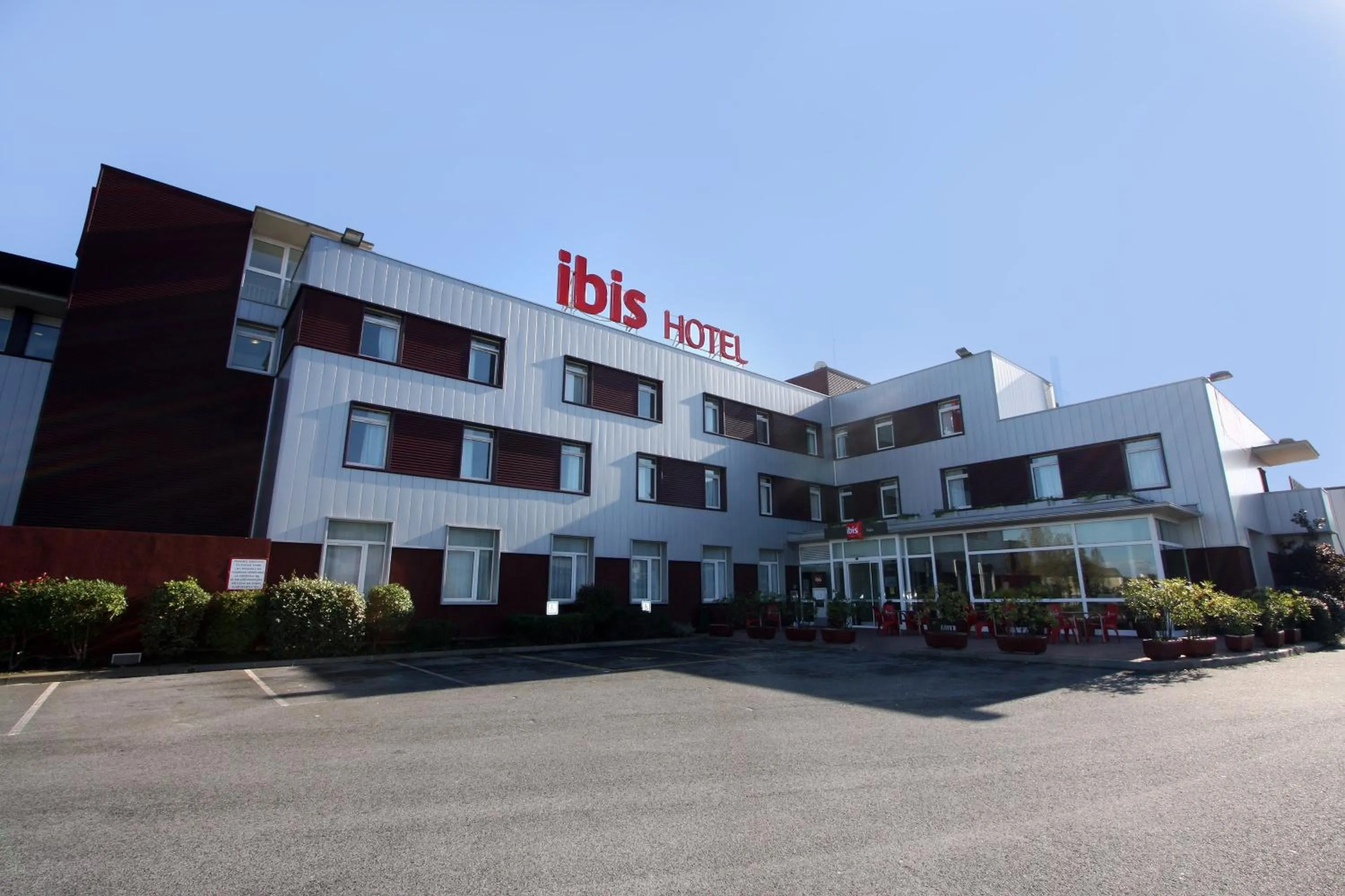 Facade/entrance in Ibis Irun