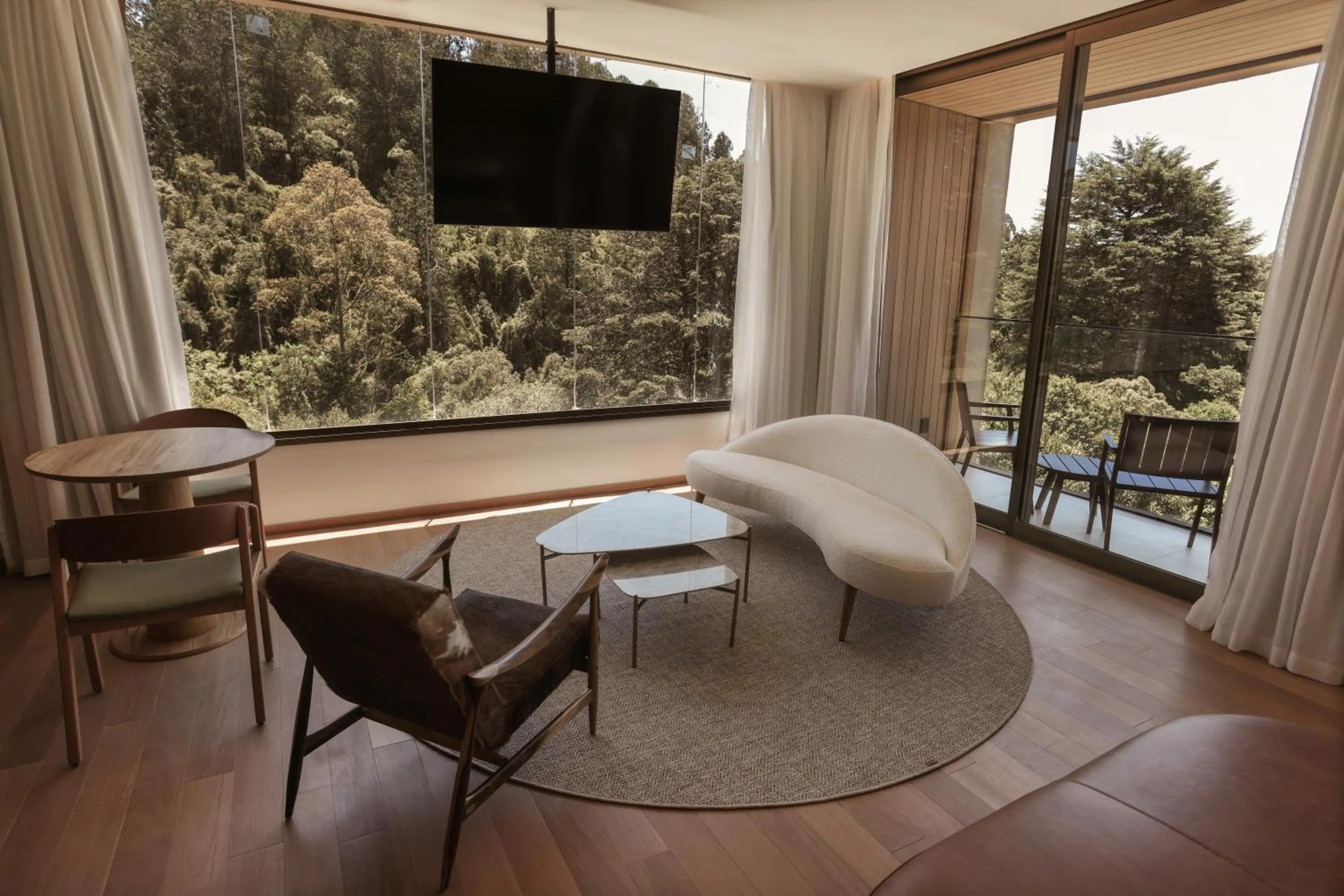 Communal lounge/ TV room in Hotel Vila Inglesa