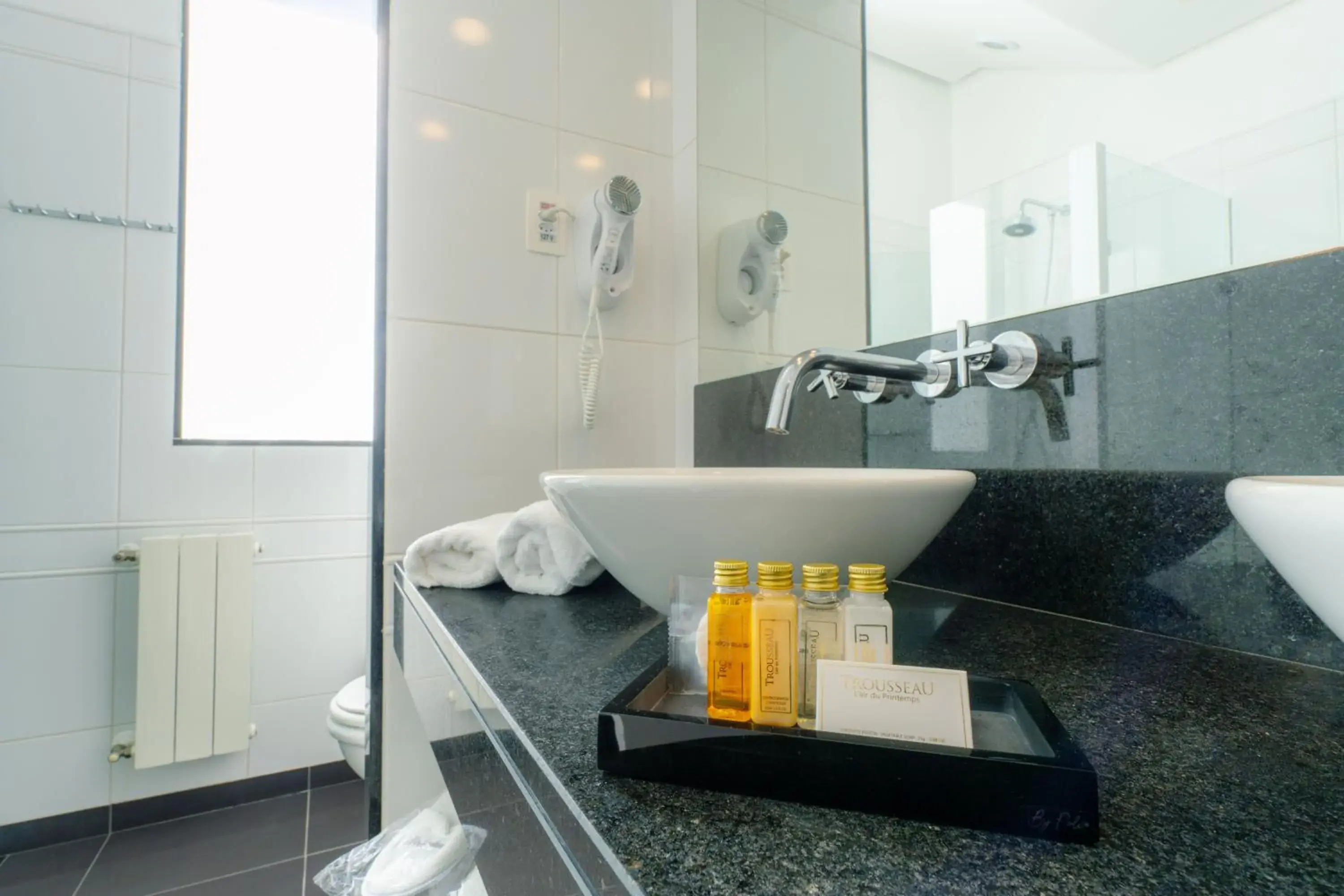 Deluxe Triple Room in Hotel Vila Inglesa Deluxe Triple Room in Hotel Vila Inglesa