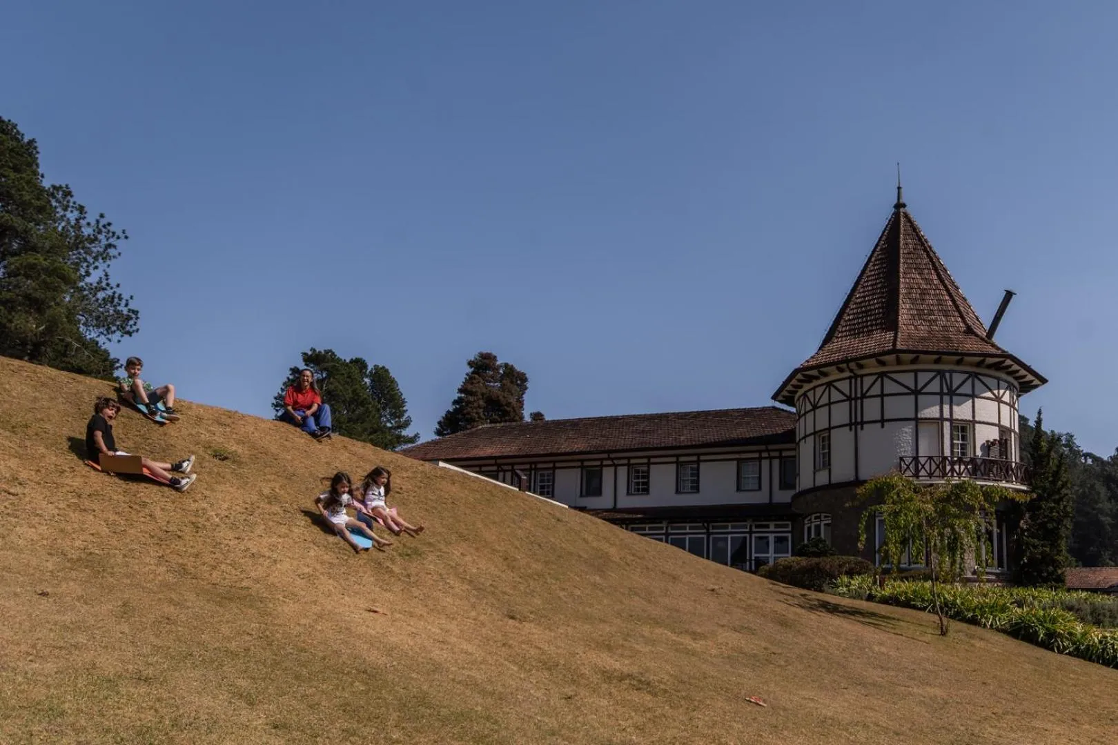 Property building in Hotel Vila Inglesa