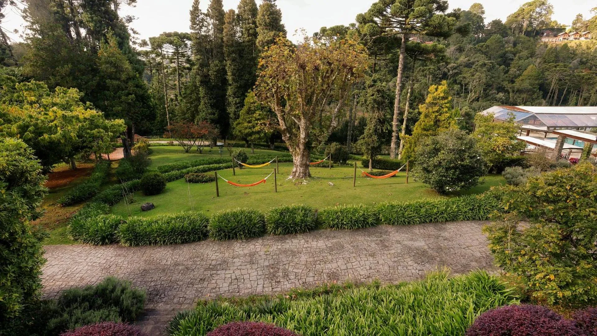 Garden view in Hotel Vila Inglesa