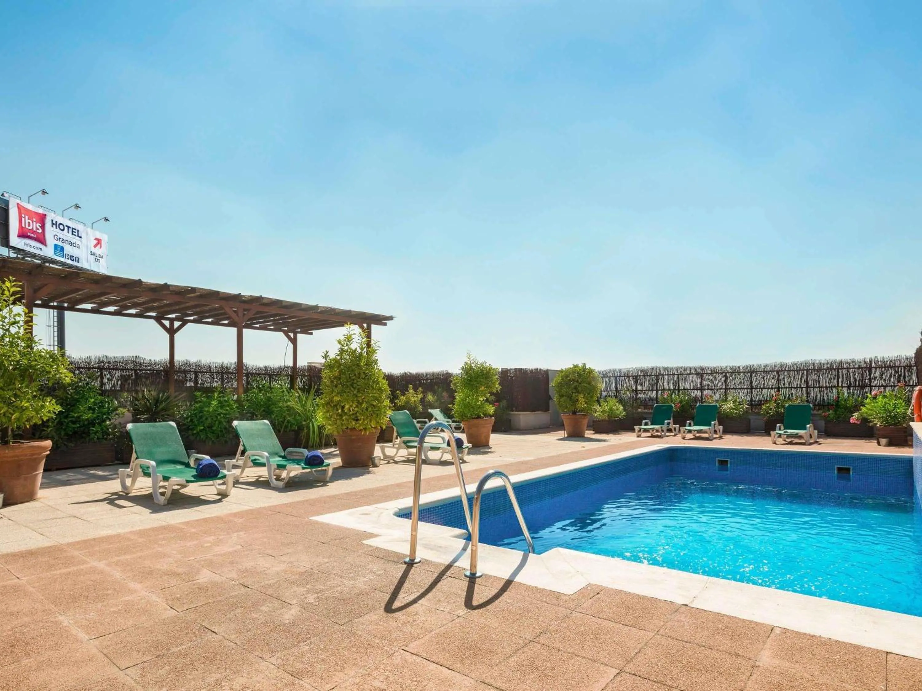 Pool view in Ibis Granada