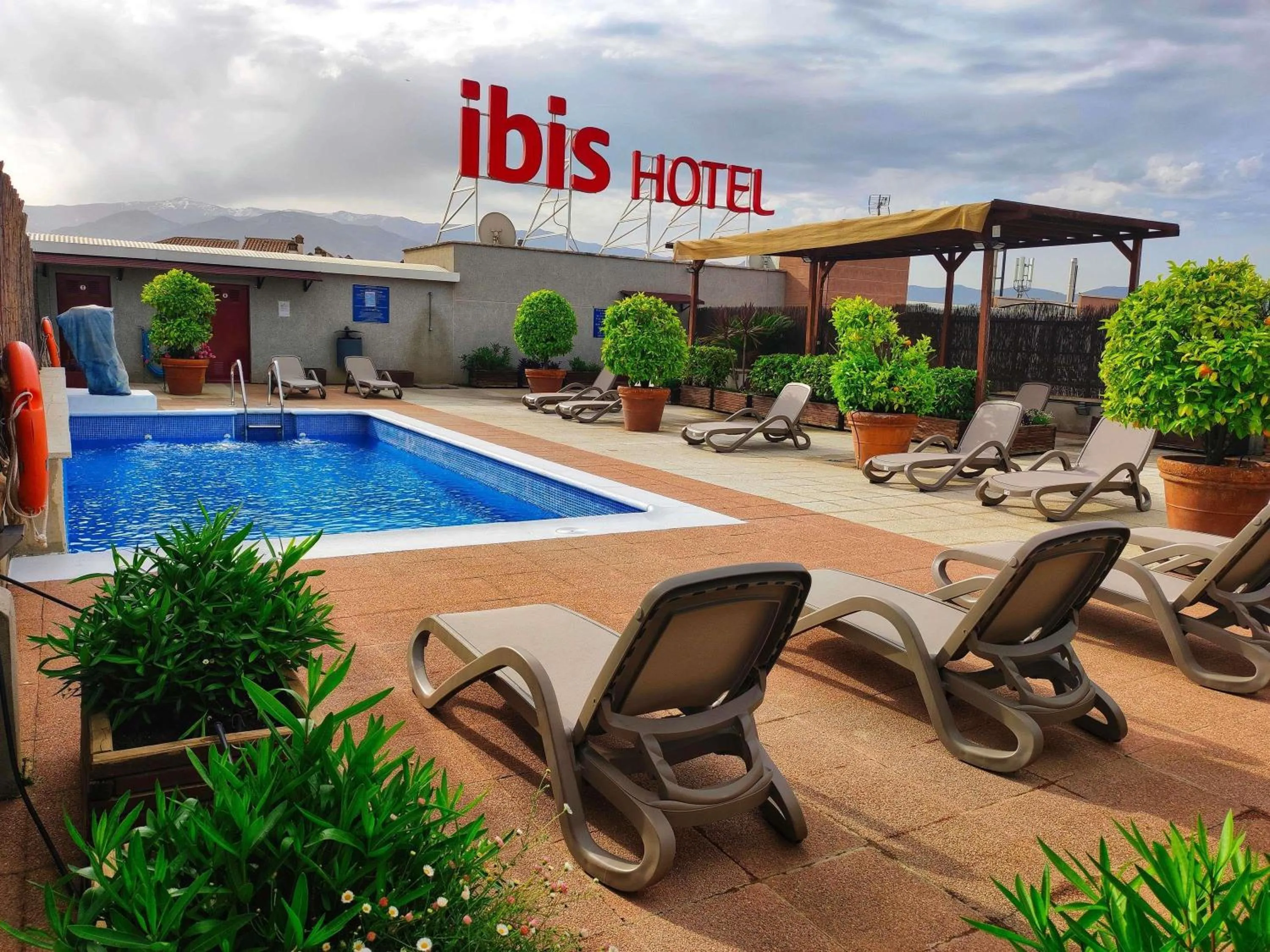 Property building in Ibis Granada