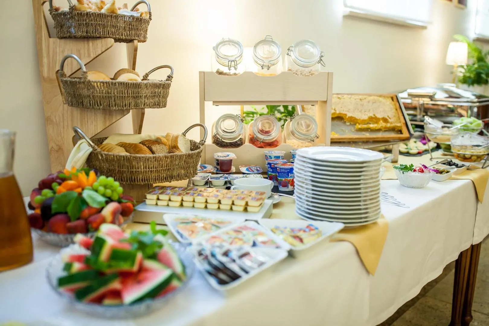 Buffet breakfast in Hotel Pod Złotą Różą