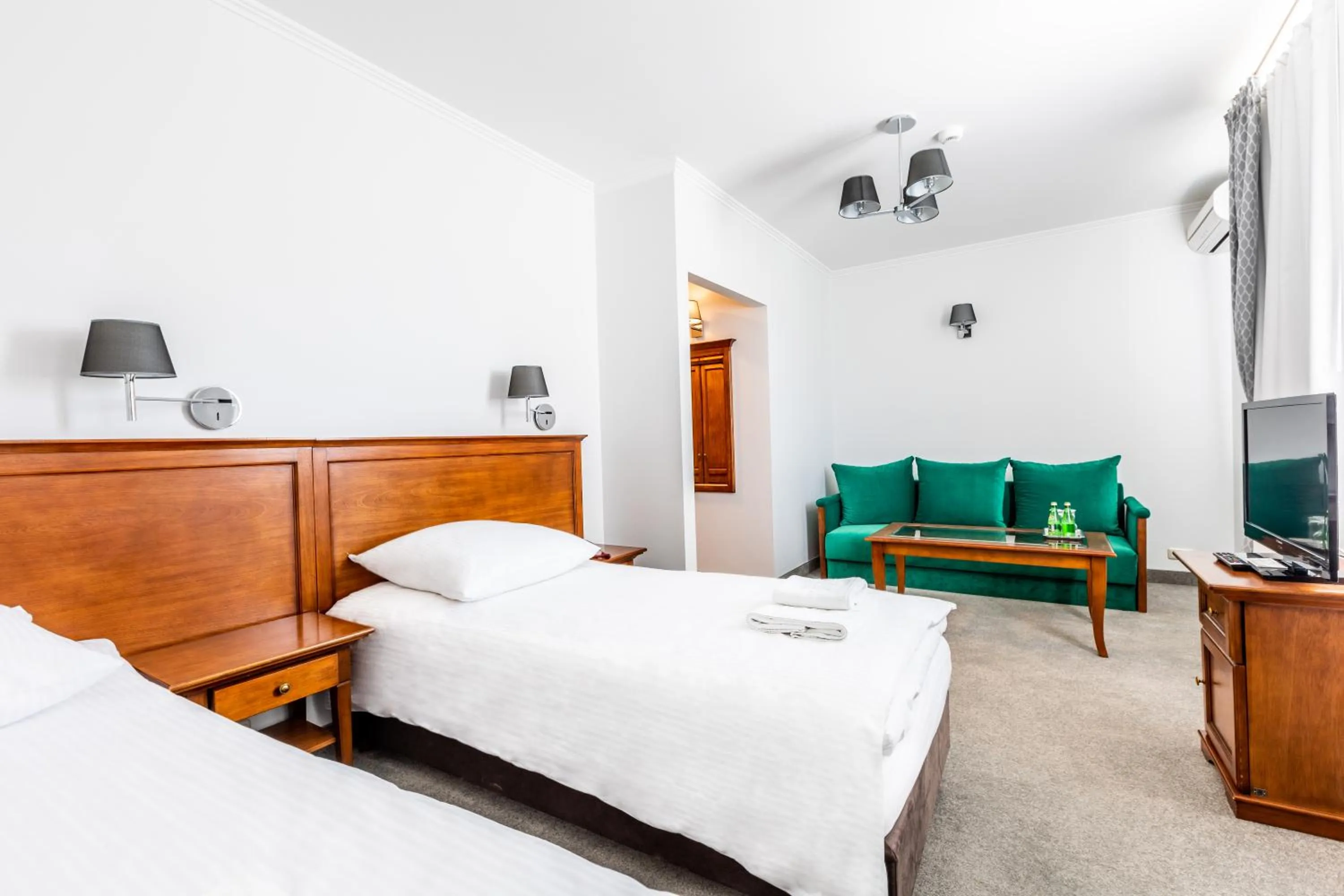 TV and multimedia, Bed in Hotel Pod Złotą Różą