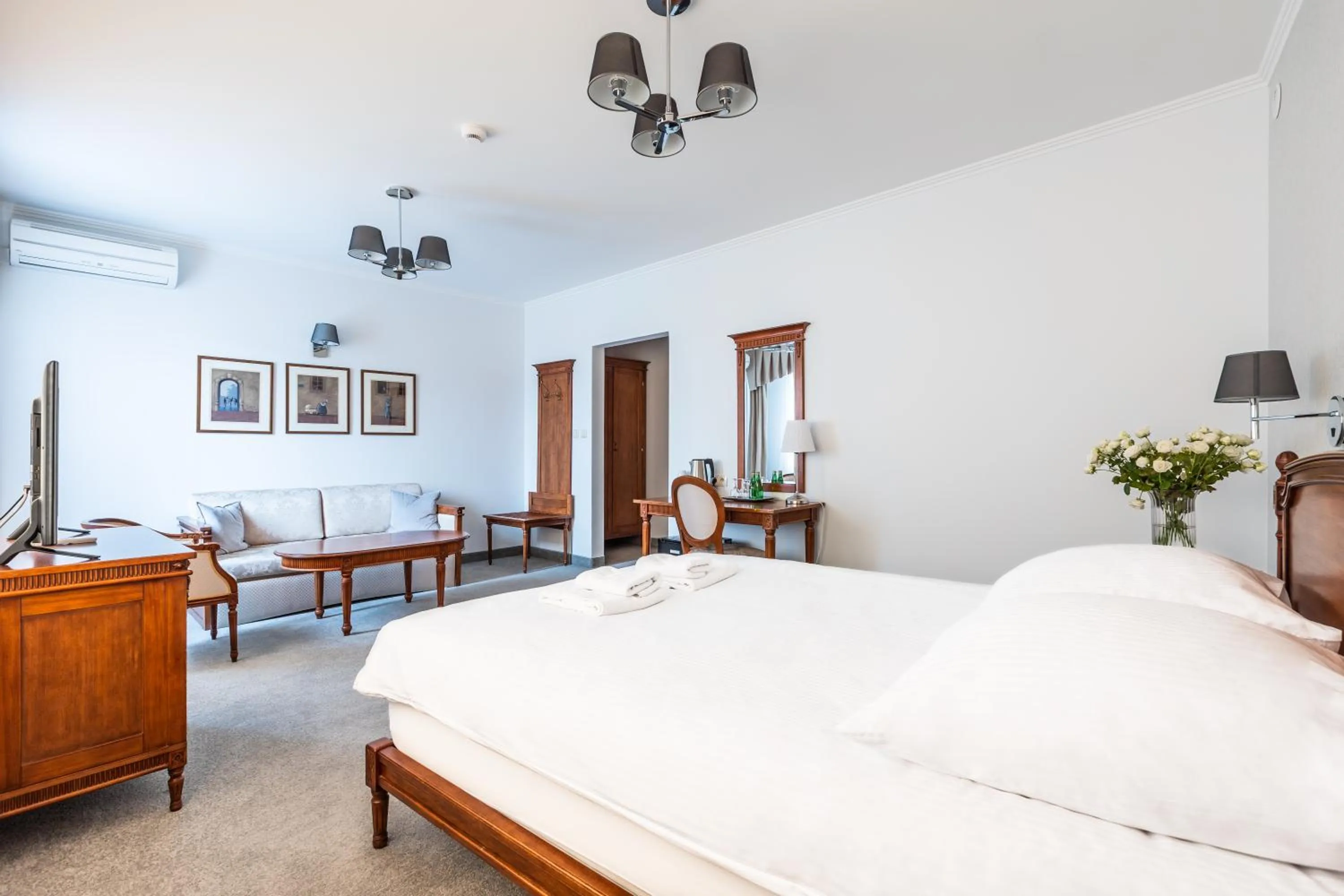 Bed in Hotel Pod Złotą Różą