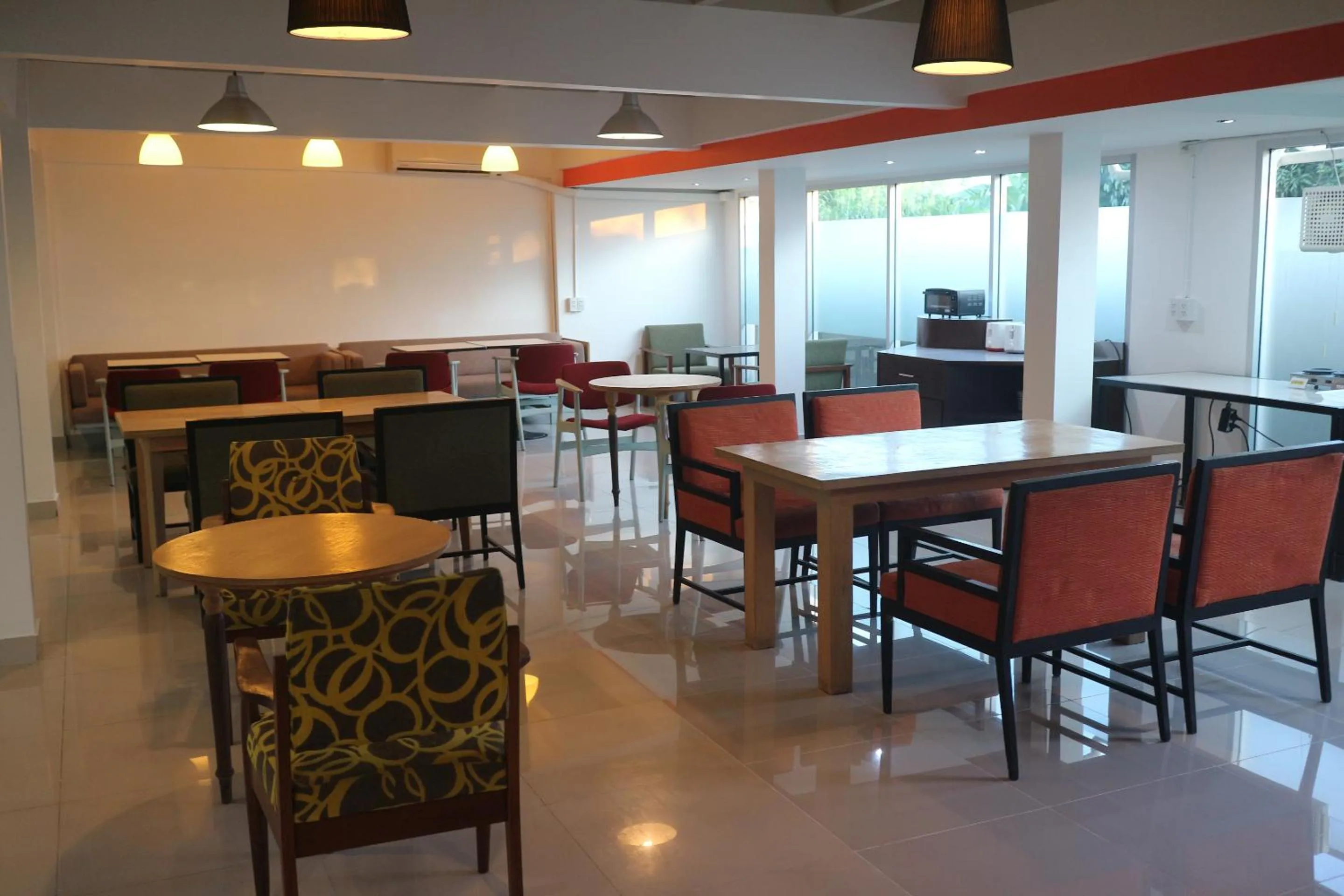 Restaurant/places to eat in L42 Hostel Suvarnabhumi Airport