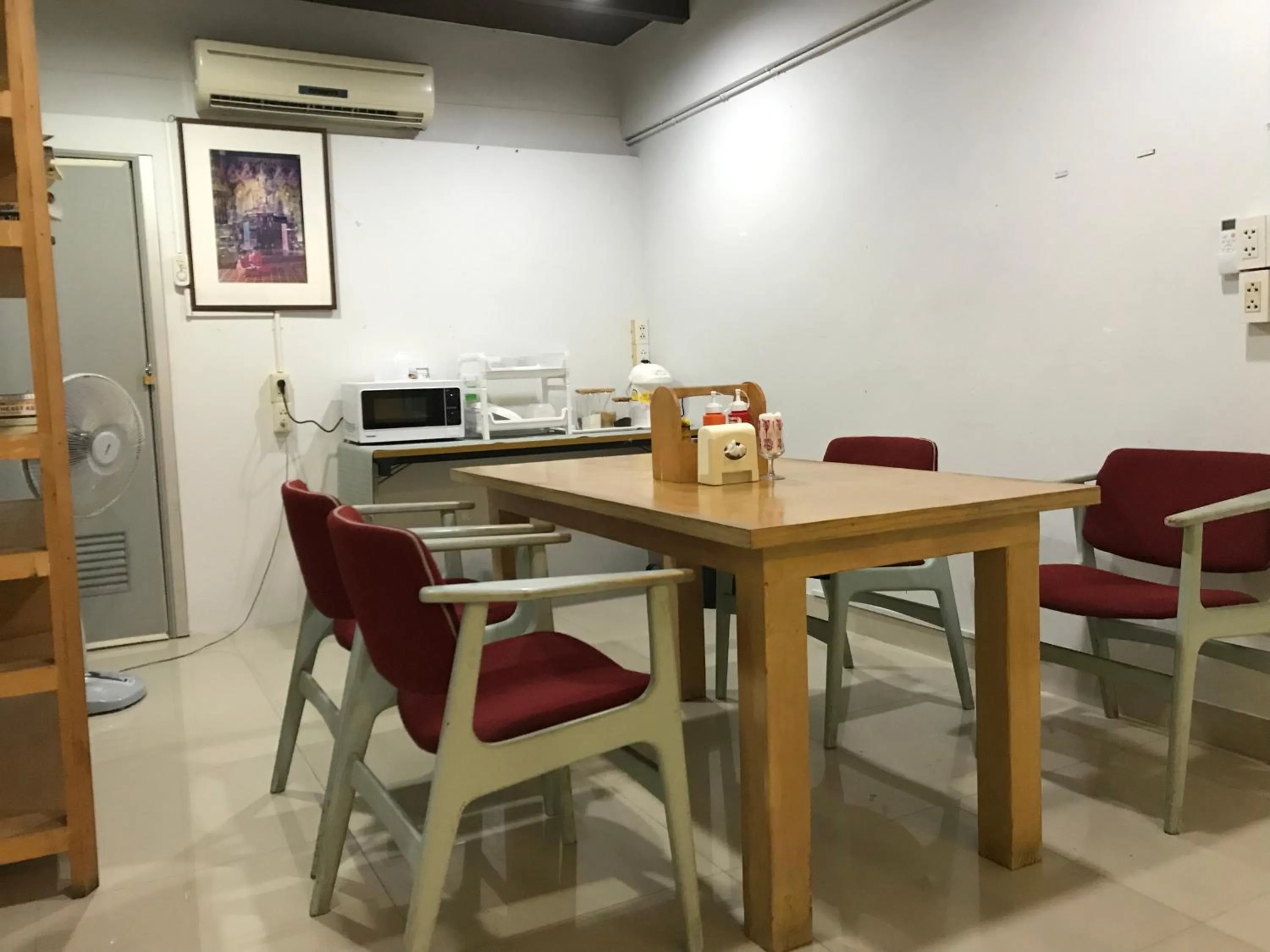 Area and facilities in L42 Hostel Suvarnabhumi Airport