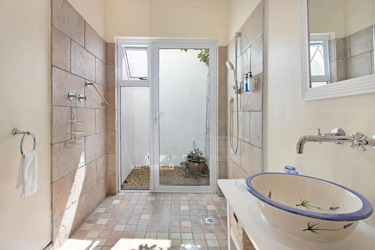 Shower in Morningside Cottage