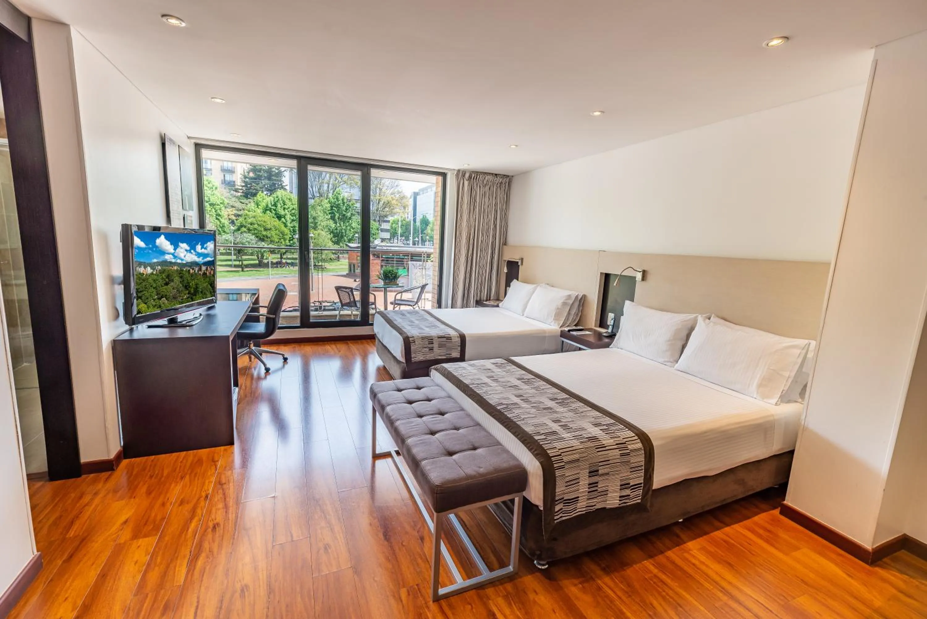 Bed in Hotel Jazz Apartments