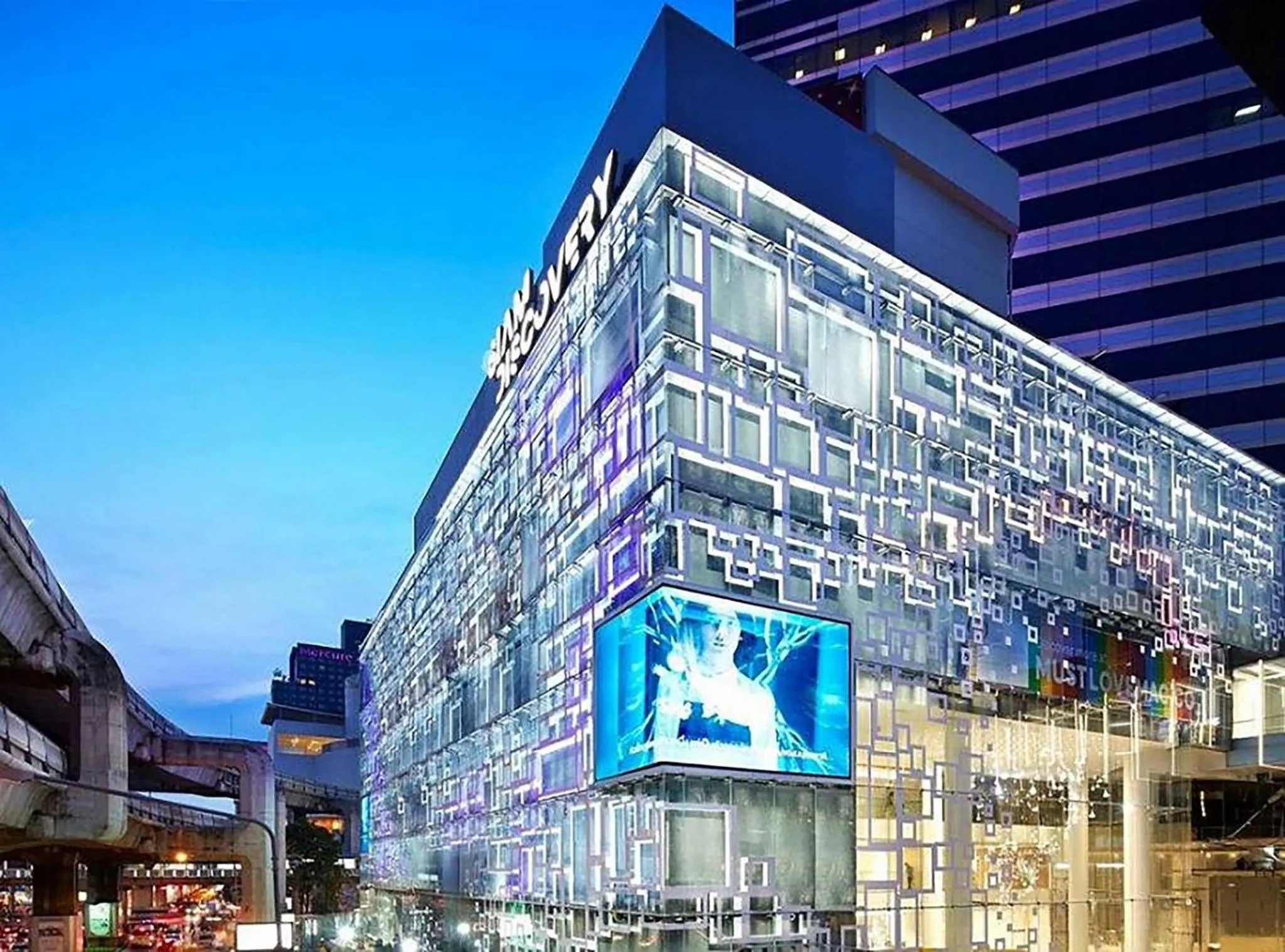 Nearby landmark in Baan mek mok