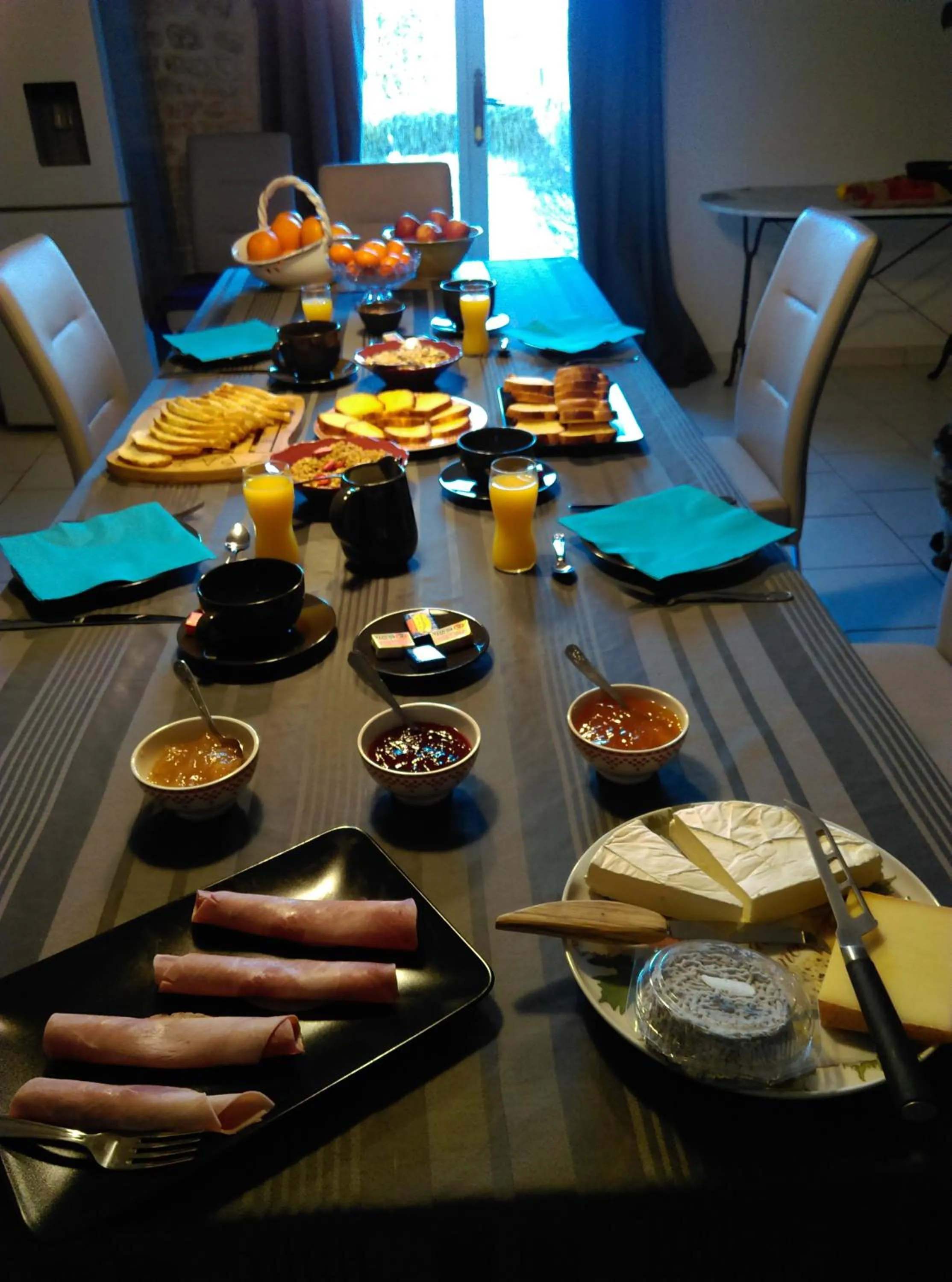 Continental breakfast in Ode au Bonheur St Georges sur Cher