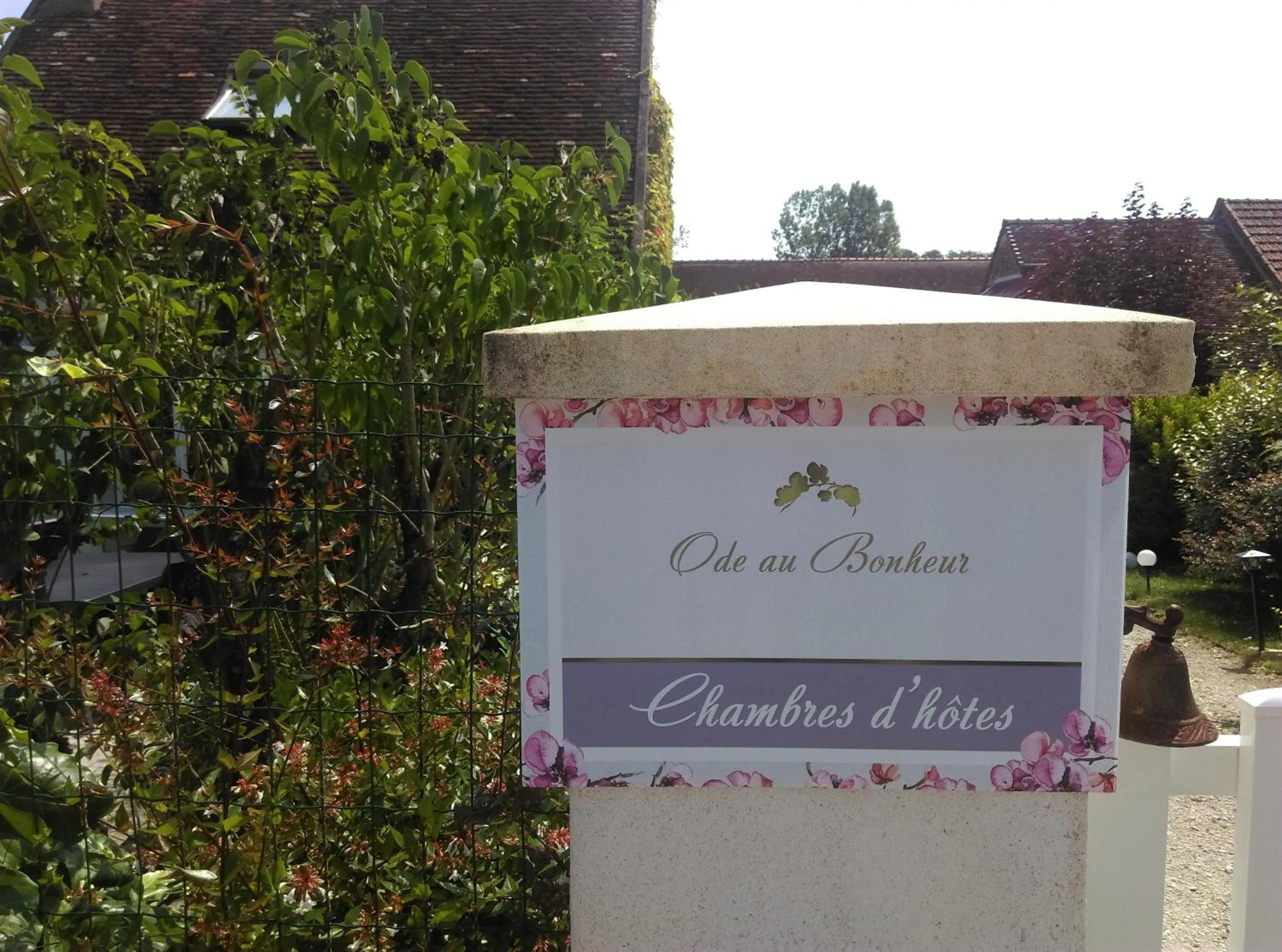 Property logo or sign in Ode au Bonheur St Georges sur Cher