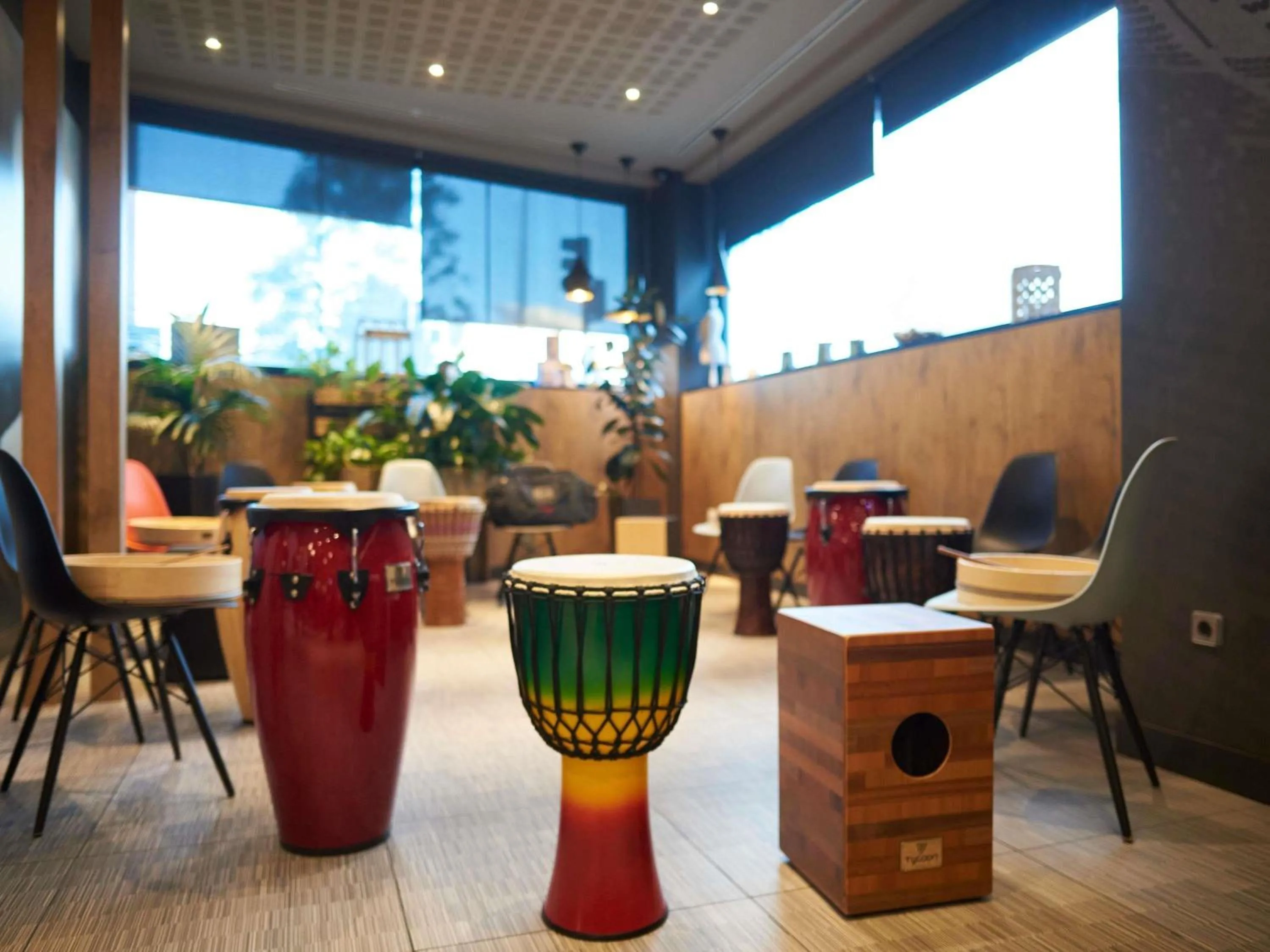 Lounge or bar in Ibis Madrid Aeropuerto Barajas