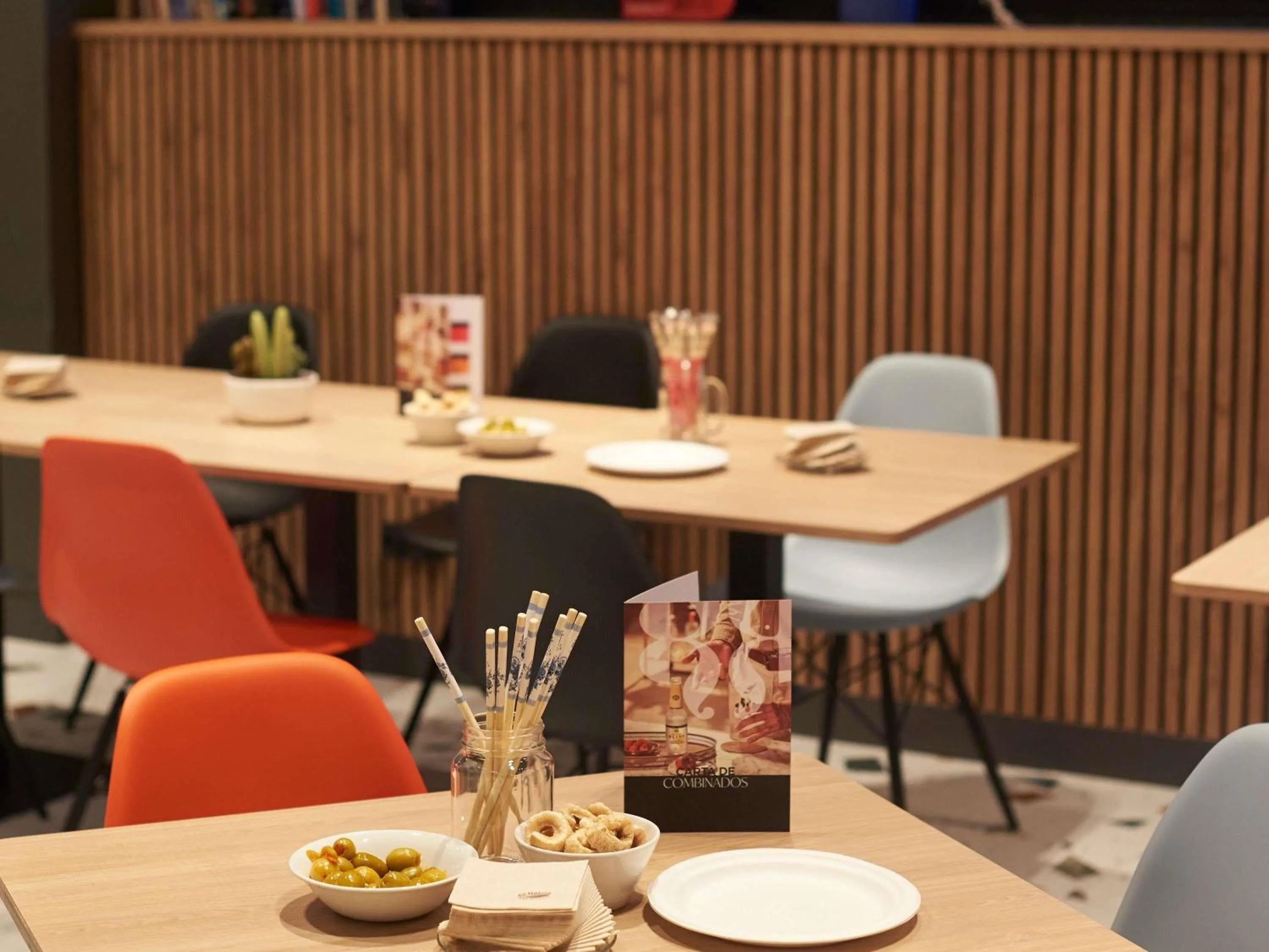 Restaurant/places to eat in Ibis Madrid Aeropuerto Barajas