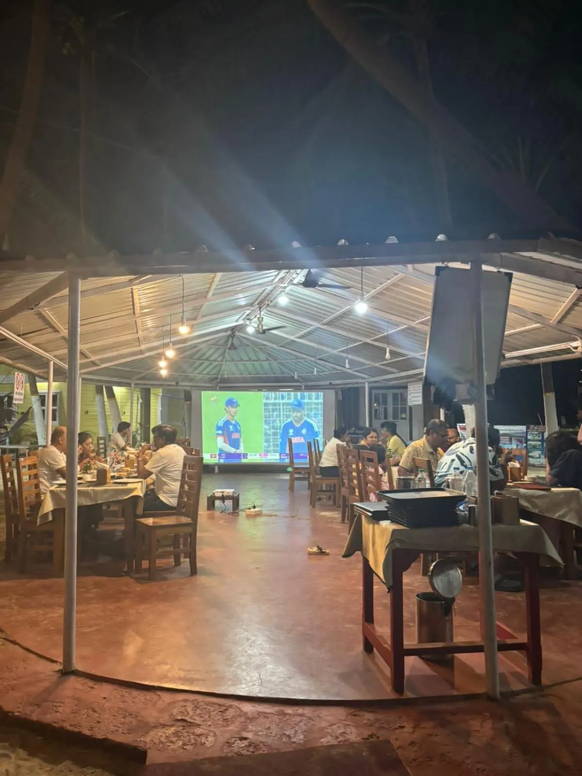 Restaurant/places to eat in Samant Beach Resort