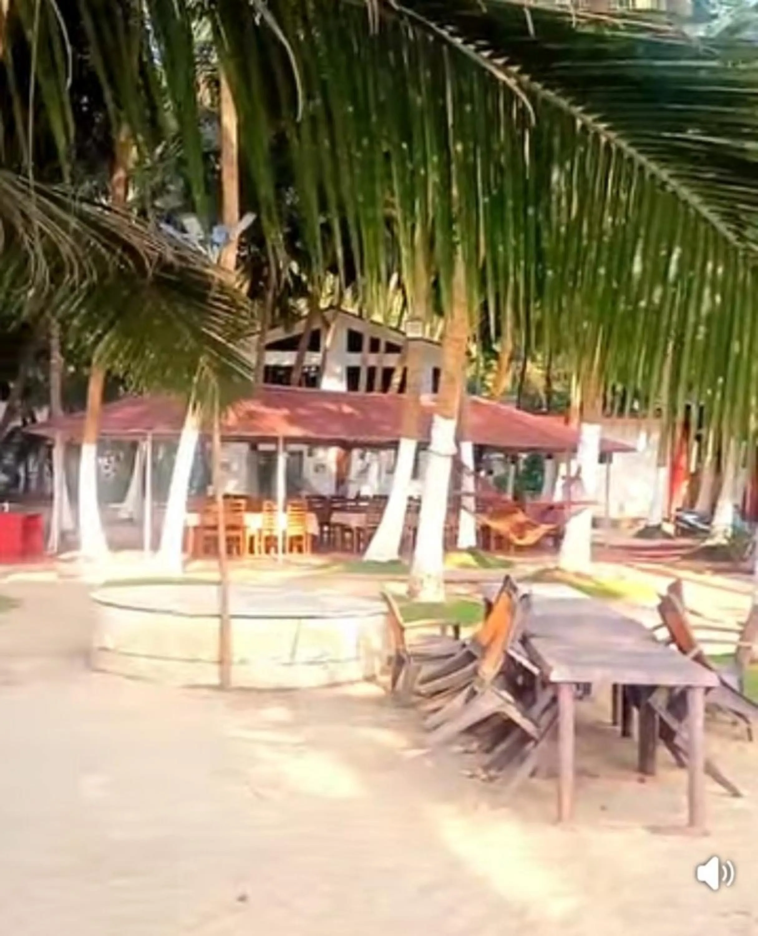 Restaurant/places to eat in Samant Beach Resort