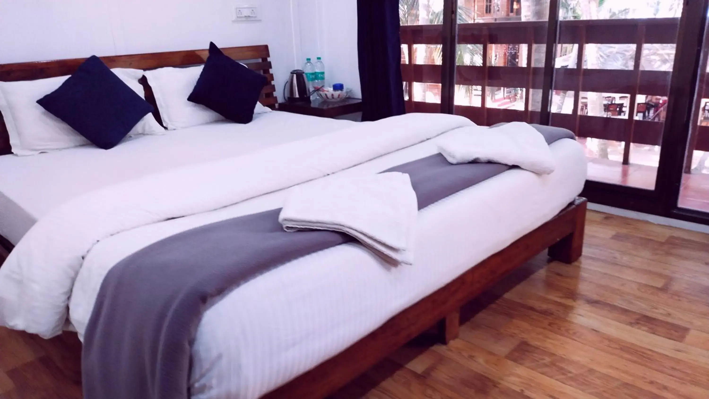 Deluxe King Room in Samant Beach Resort Deluxe King Room in Samant Beach Resort