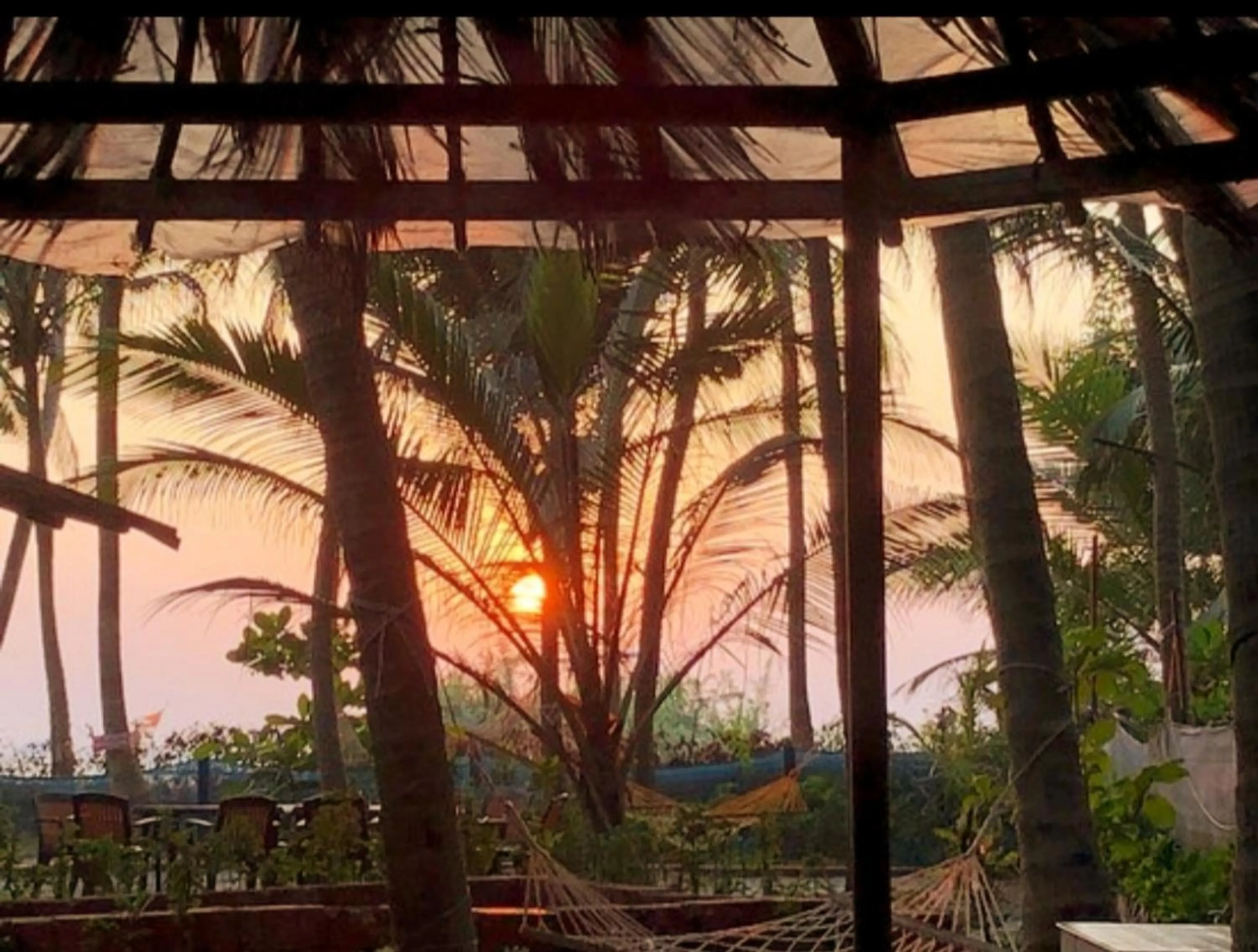 Restaurant/places to eat in Samant Beach Resort