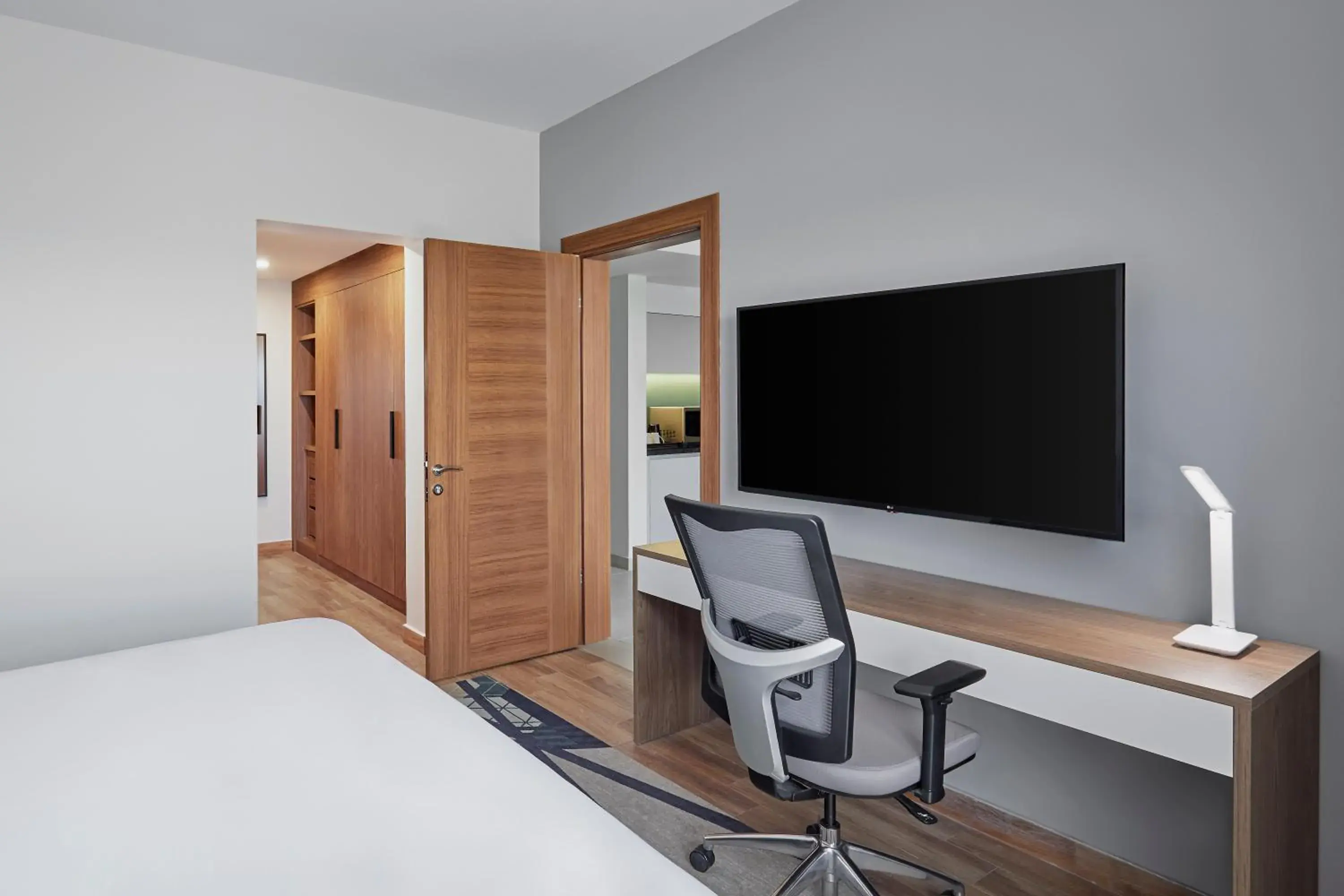 One-Bedroom KIng Suite - single occupancy - Accessible in Holiday Inn Tabuk by IHG One-Bedroom KIng Suite - single occupancy - Accessible in Holiday Inn Tabuk by IHG