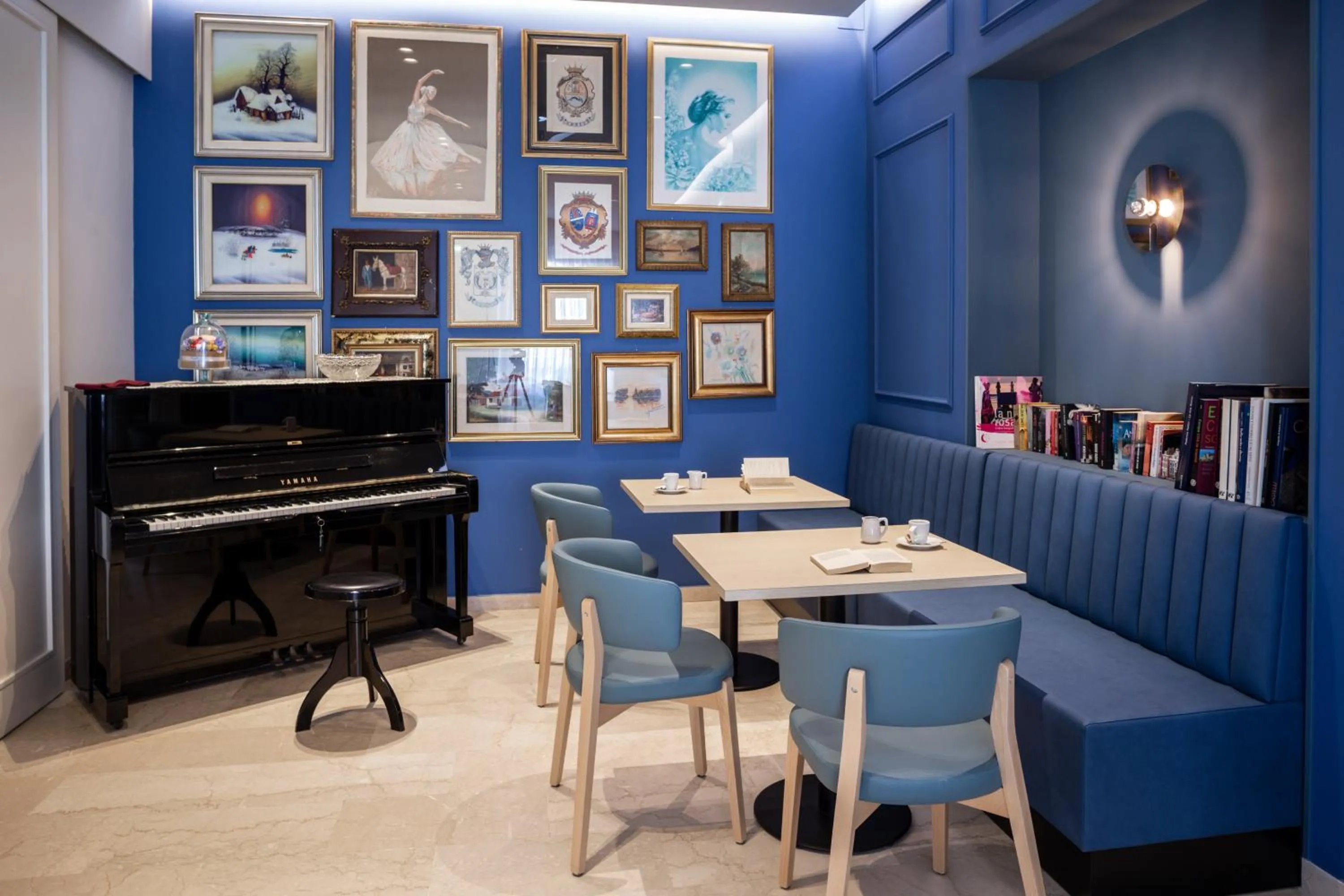 Communal lounge/ TV room in Hotel Gemma