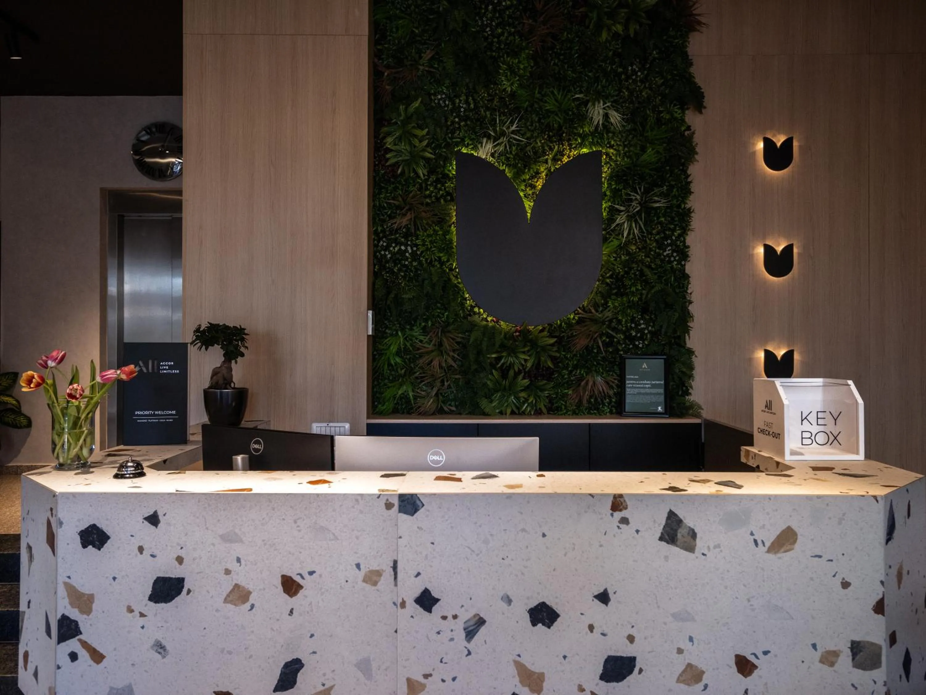 Lobby or reception in ibis Styles Pitesti Arges
