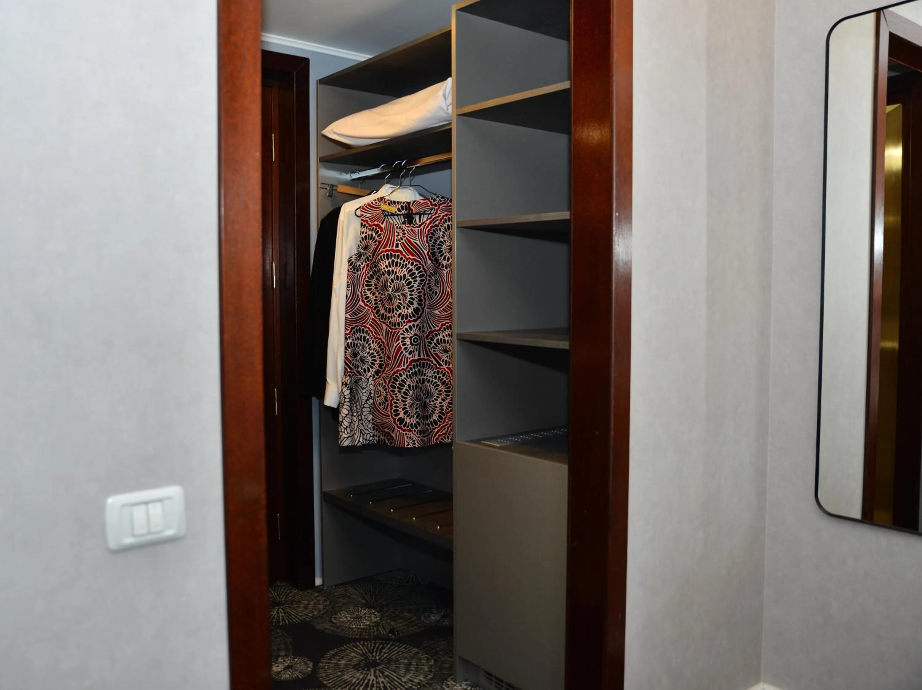 minibar in ibis Styles Pitesti Arges