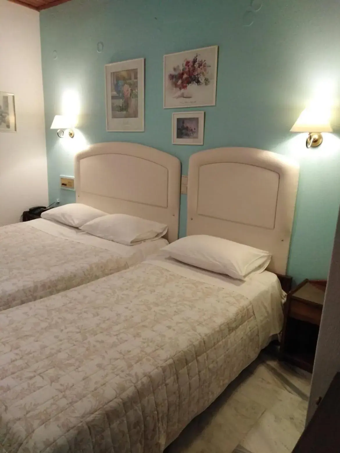 Double or Twin Room in Kouros Hotel Double or Twin Room in Kouros Hotel