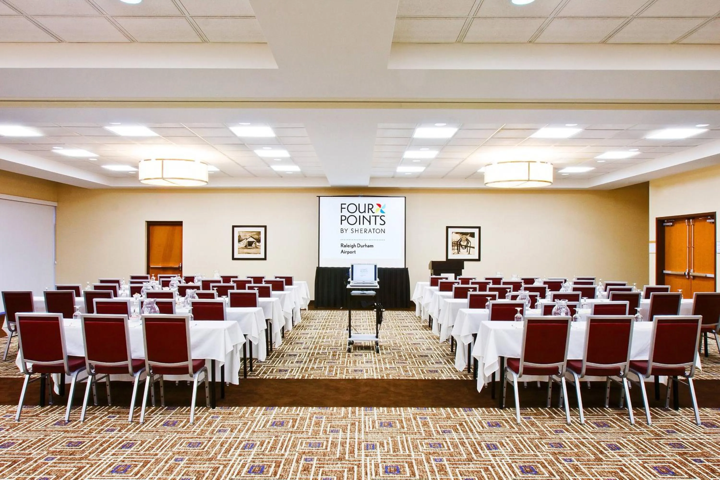 Meeting/conference room in Four Points by Sheraton Raleigh Durham Airport