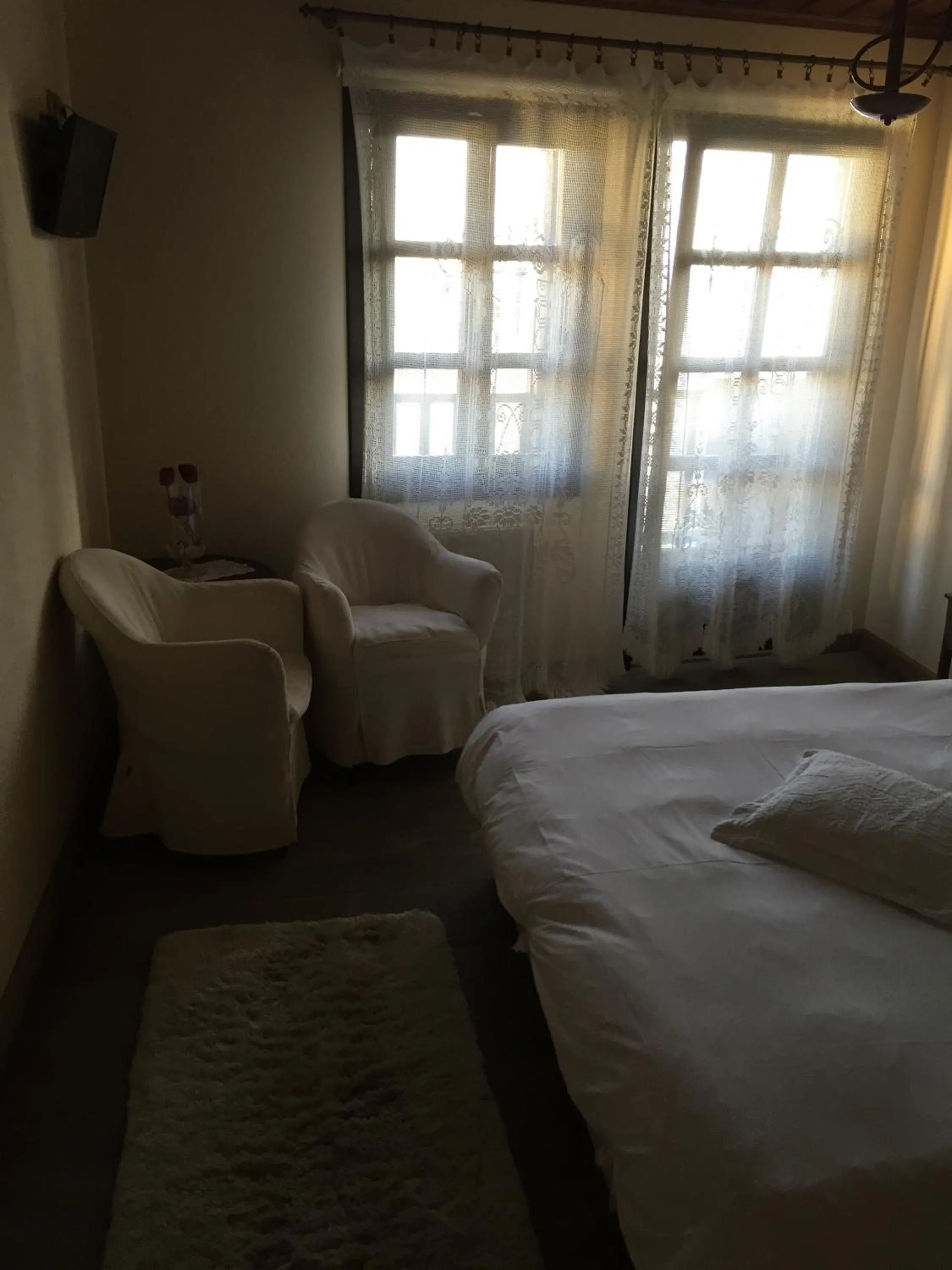 Bed in Varosi 4 Seasons