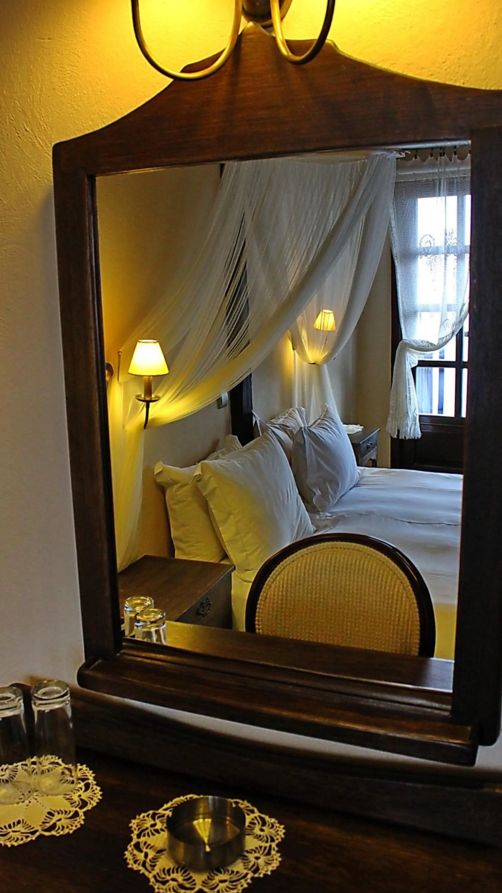 Decorative detail, Bed in Varosi 4 Seasons