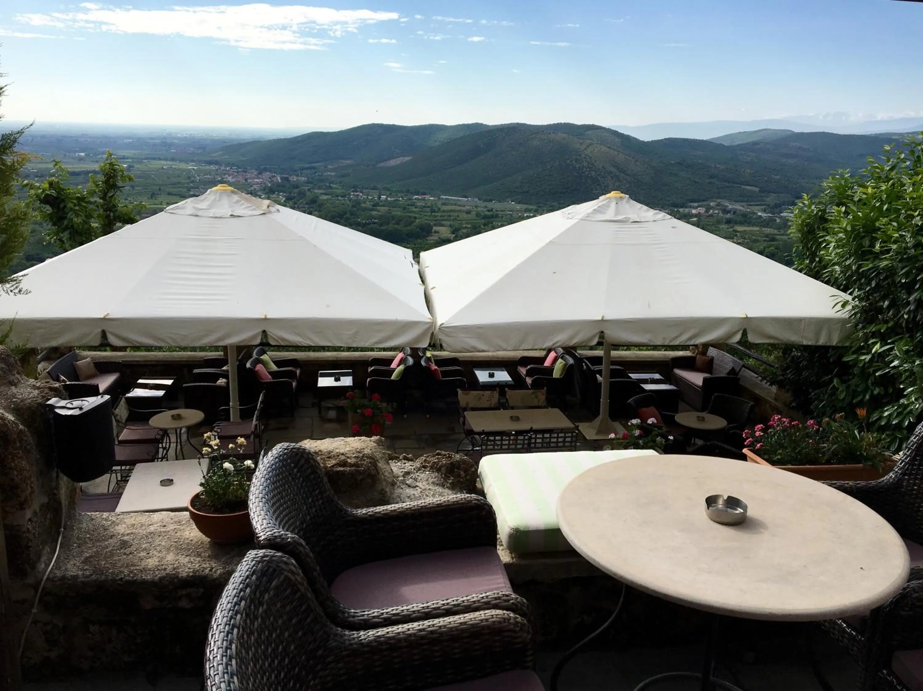 Garden in Varosi 4 Seasons